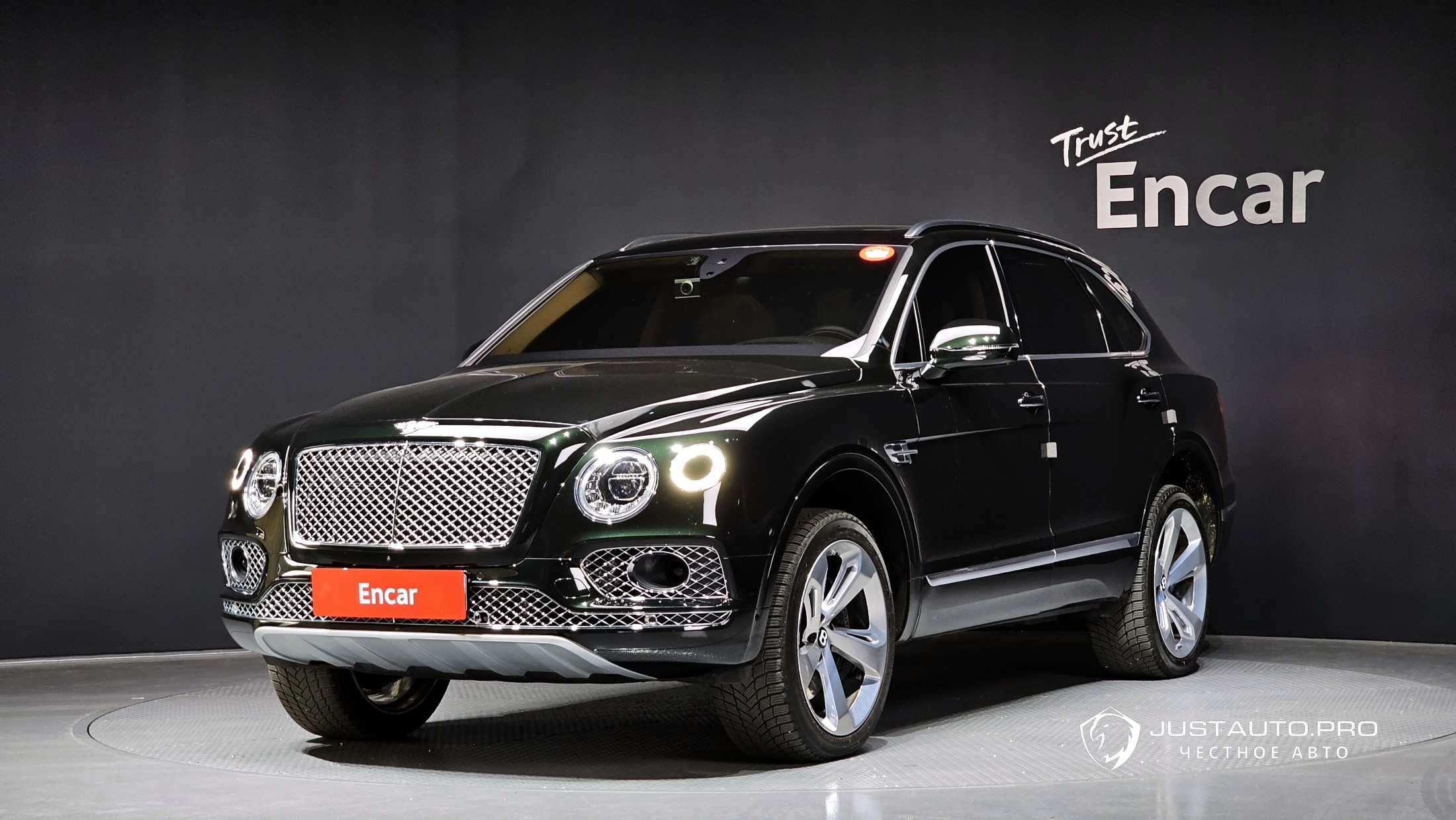 Автомобиль Bentley Bentayga