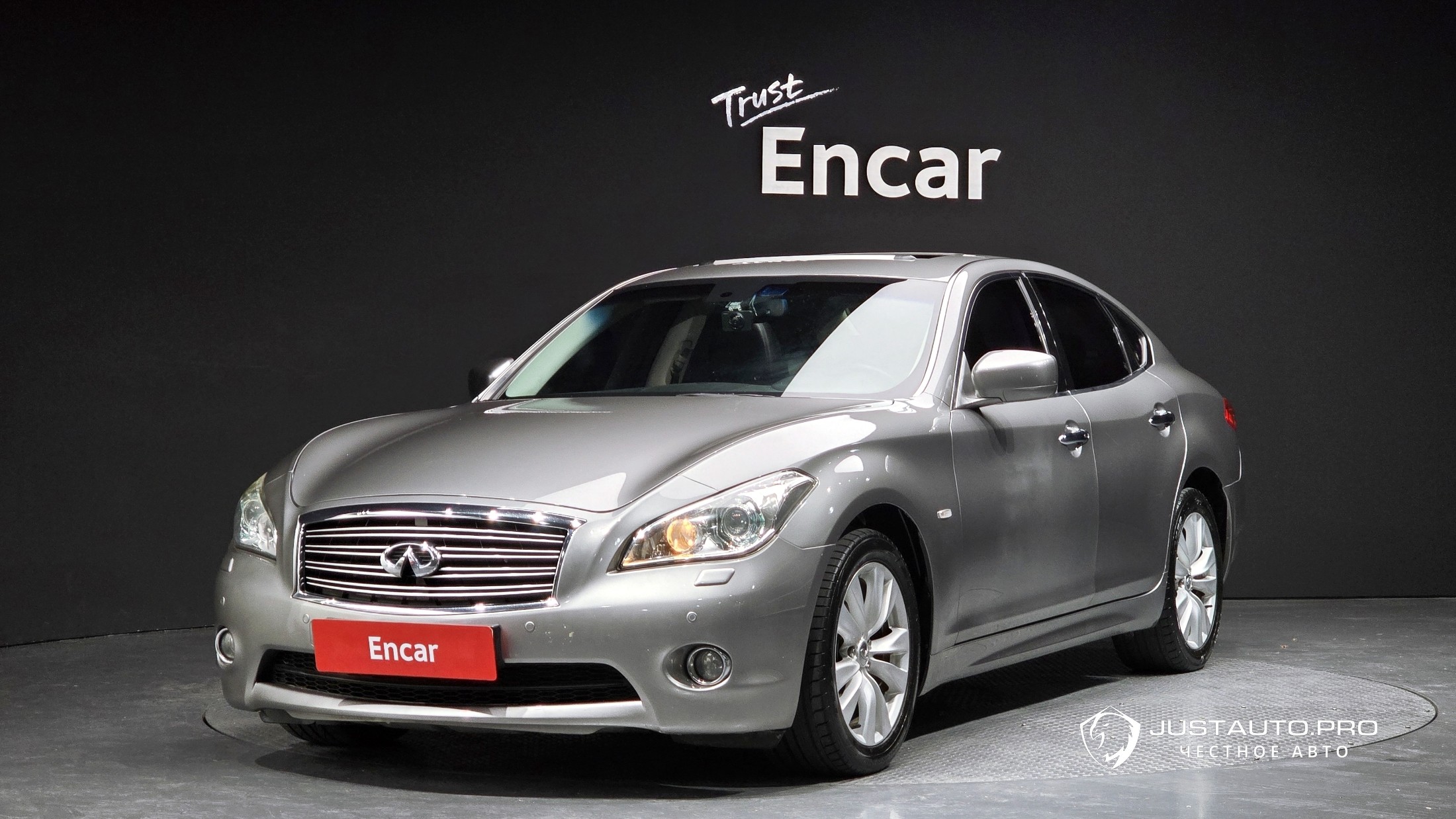 Автомобиль Infiniti M