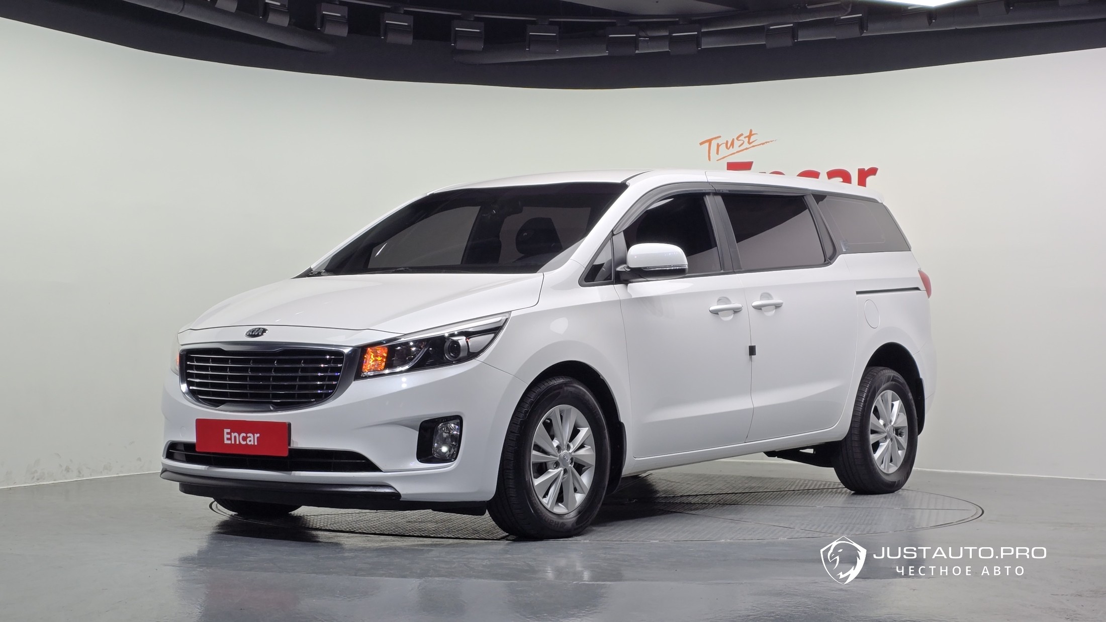 Автомобиль Kia Canival