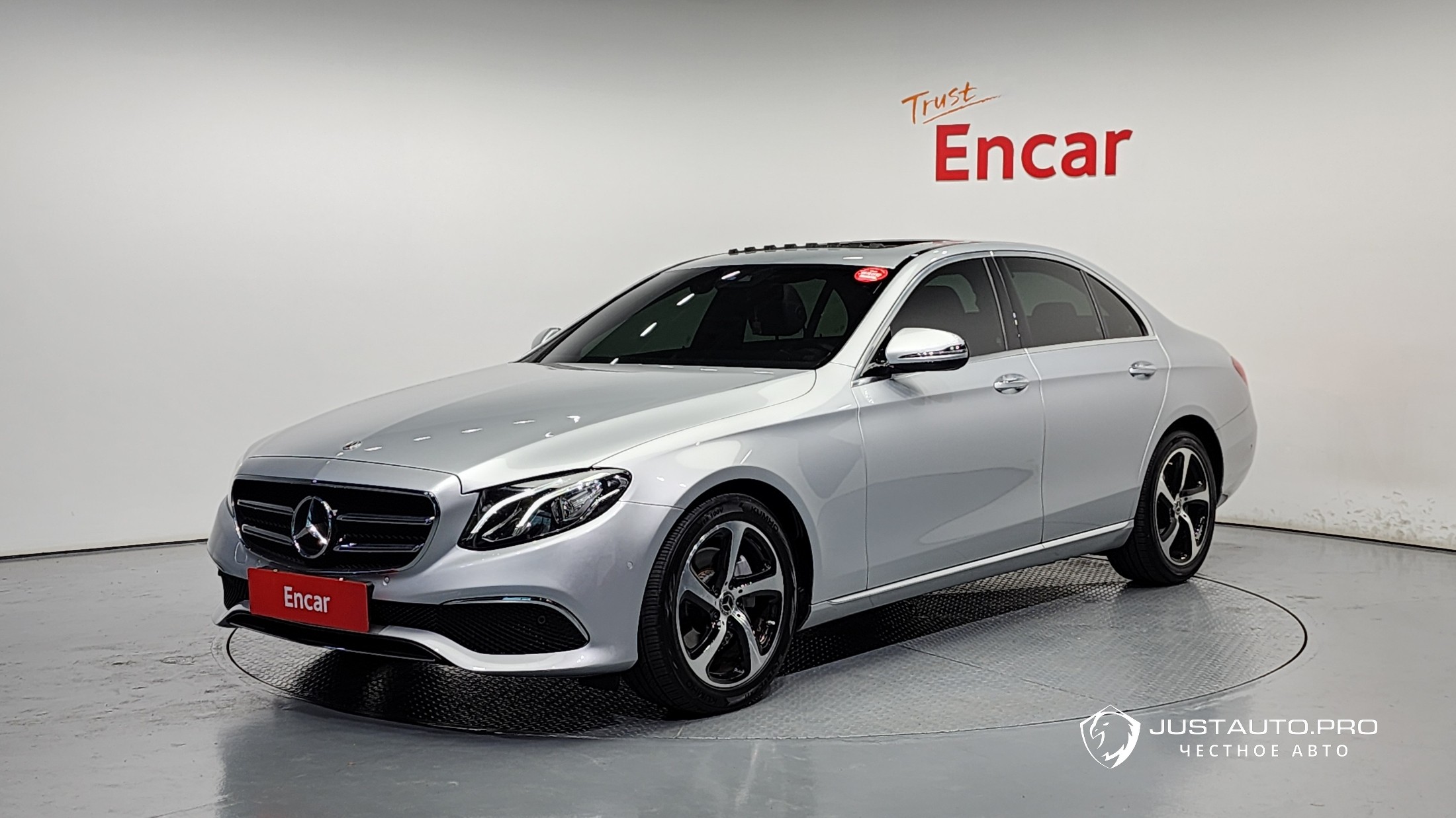 Автомобиль Mercedes-Benz E-Class