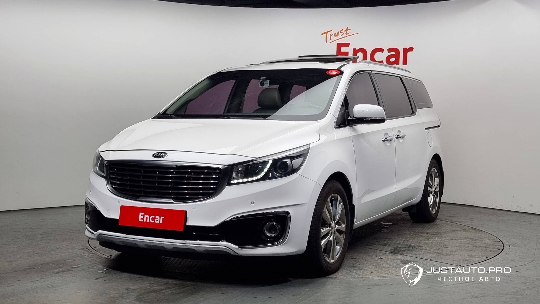 Автомобиль Kia Canival