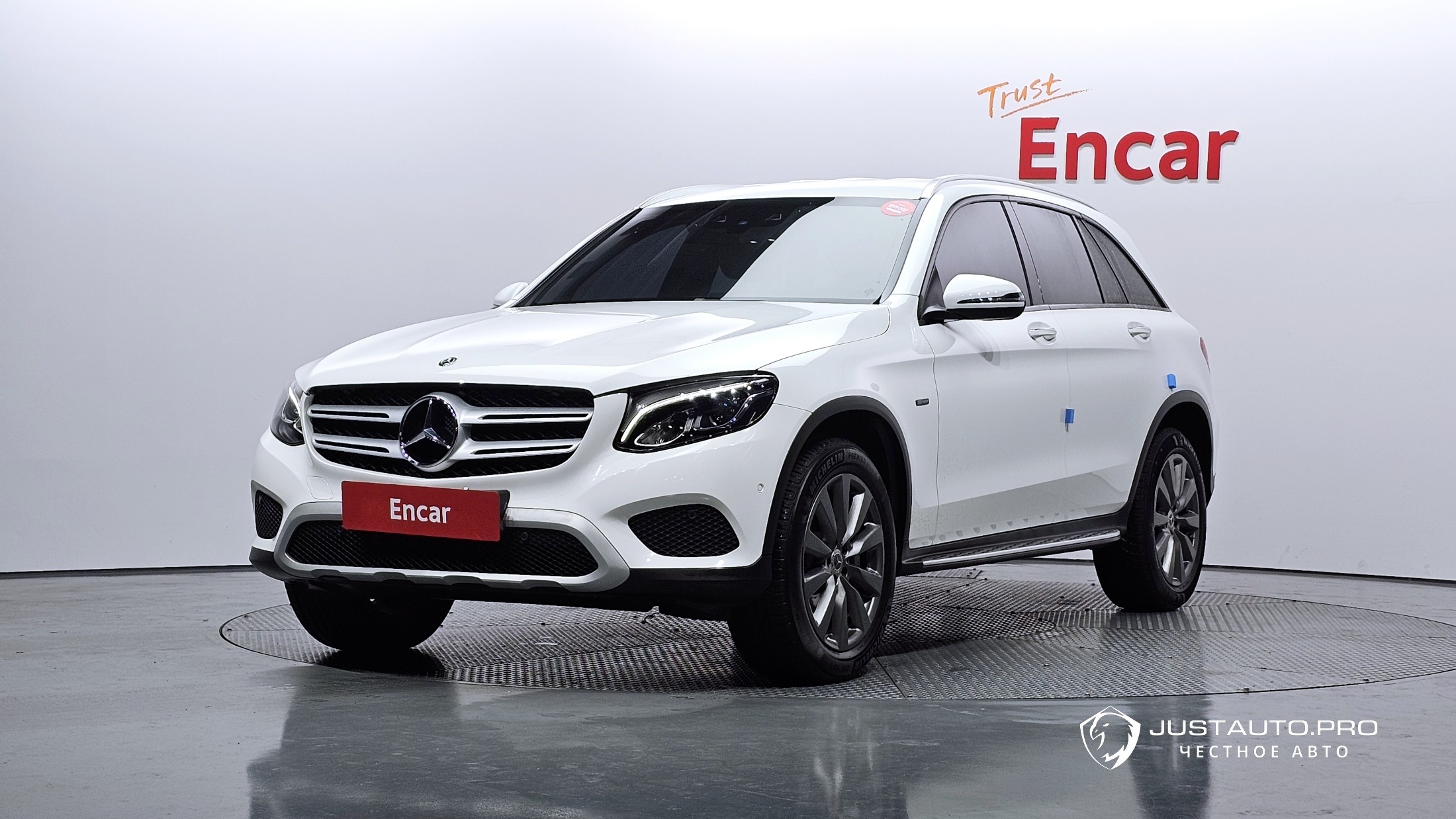Автомобиль Mercedes-Benz GLC-Class
