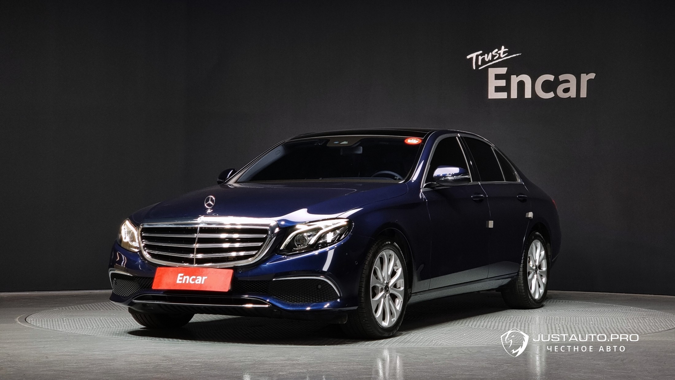 Автомобиль Mercedes-Benz E-Class