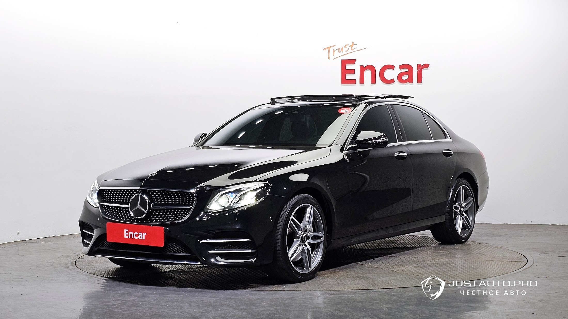 Автомобиль Mercedes-Benz E-Class