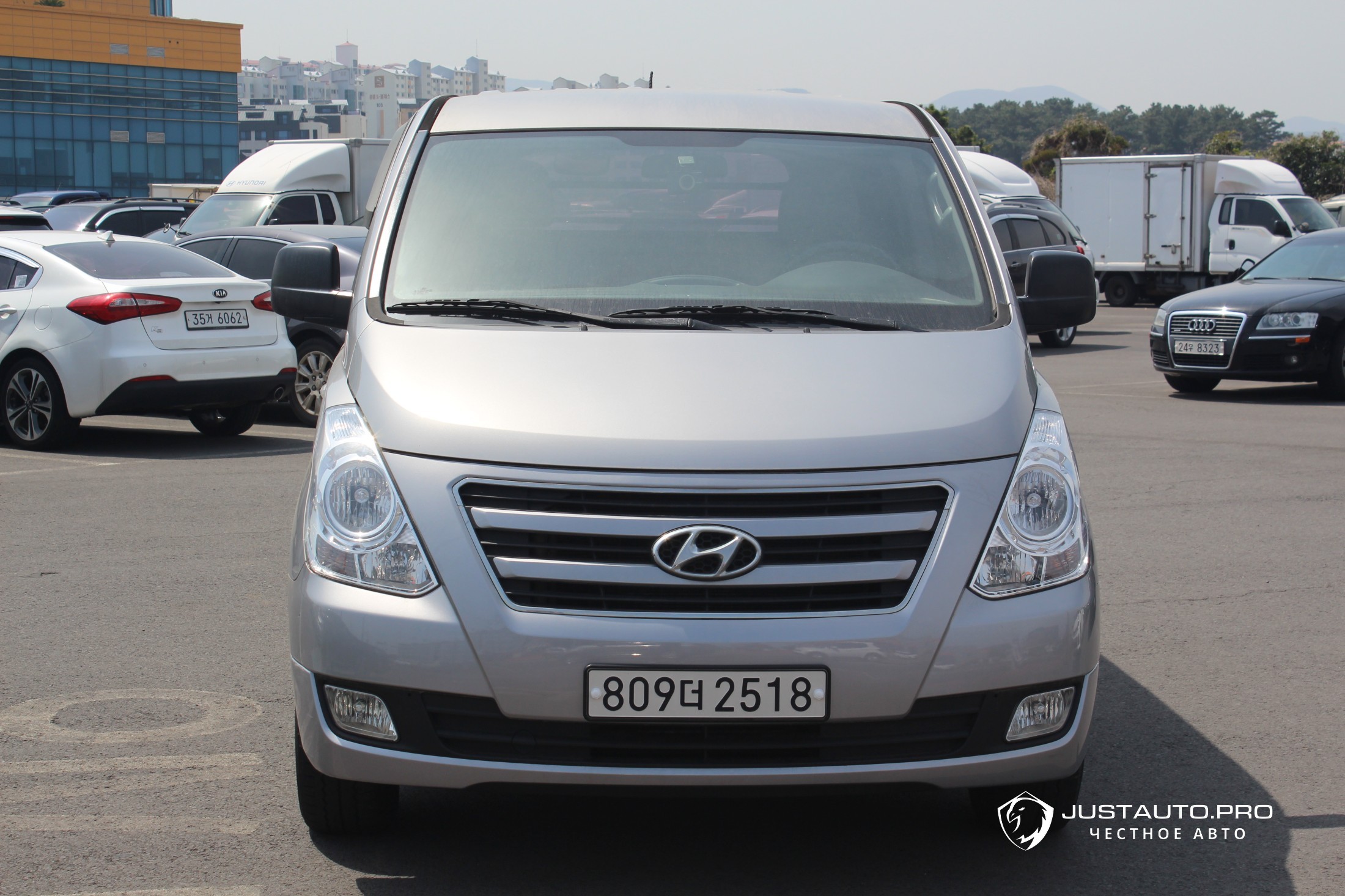 Автомобиль Hyundai Starex