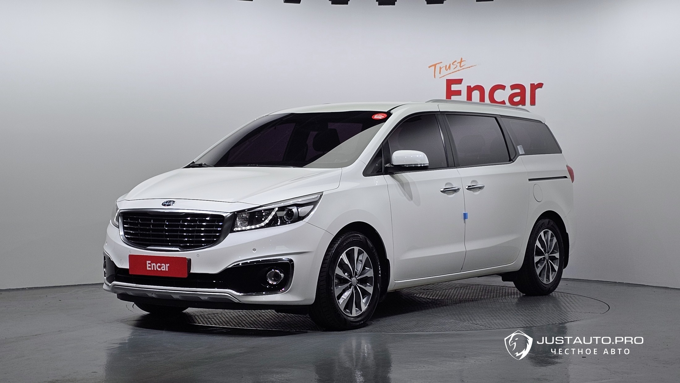 Автомобиль Kia Canival