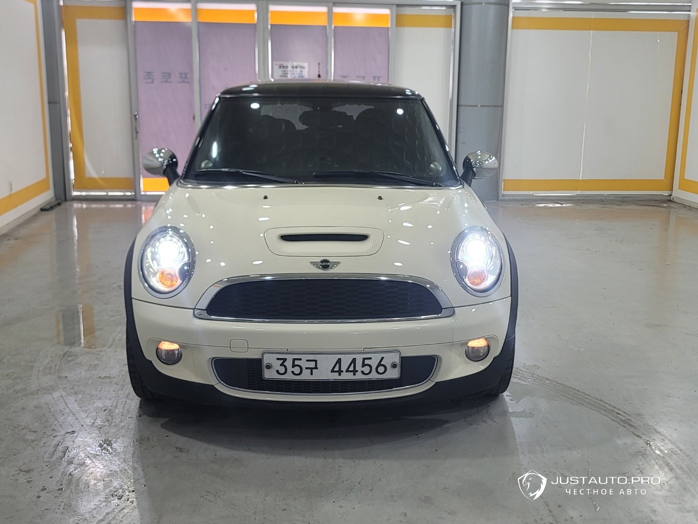 Автомобиль Mini Cooper
