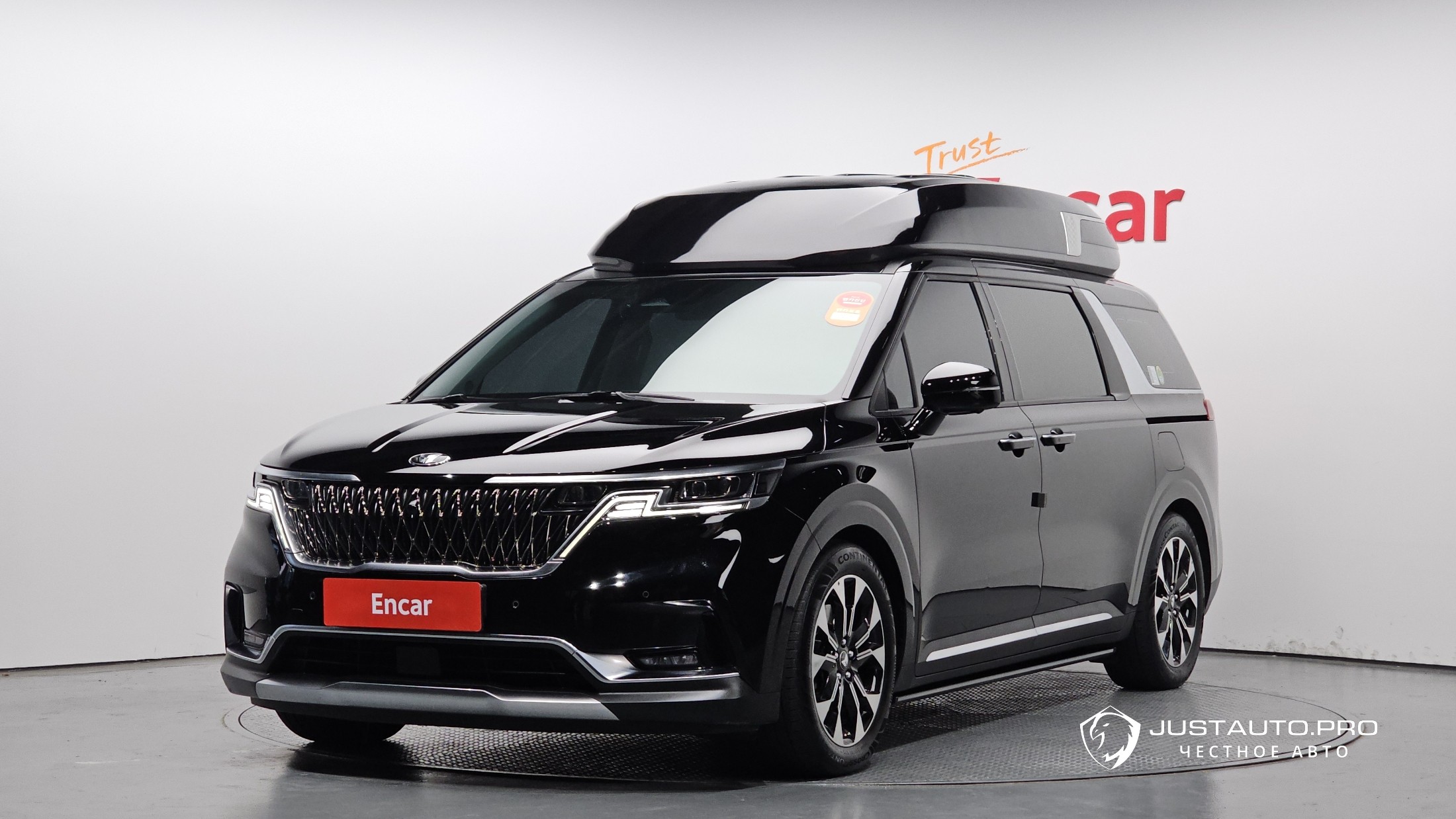Автомобиль Kia Canival