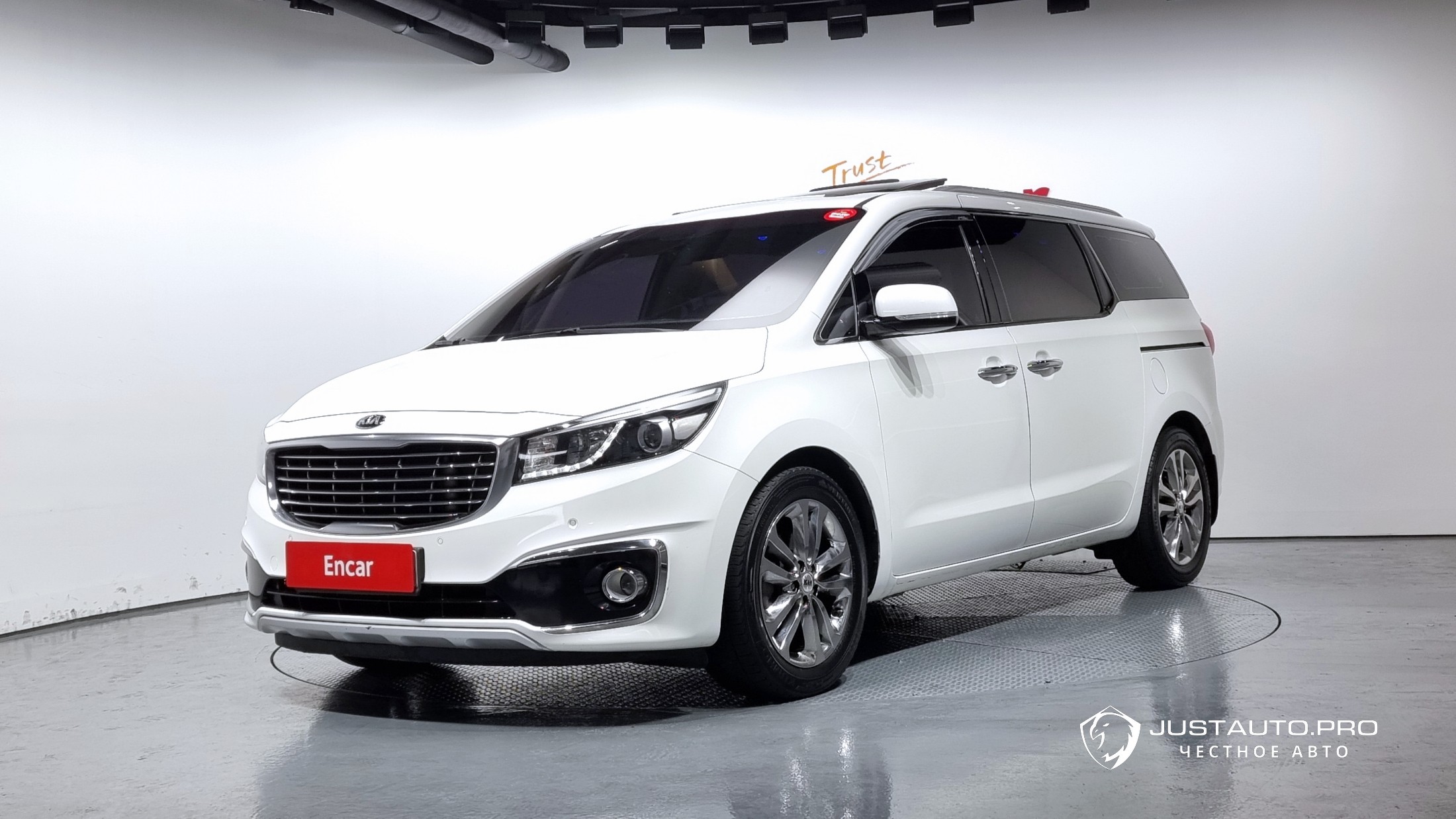 Автомобиль Kia Canival