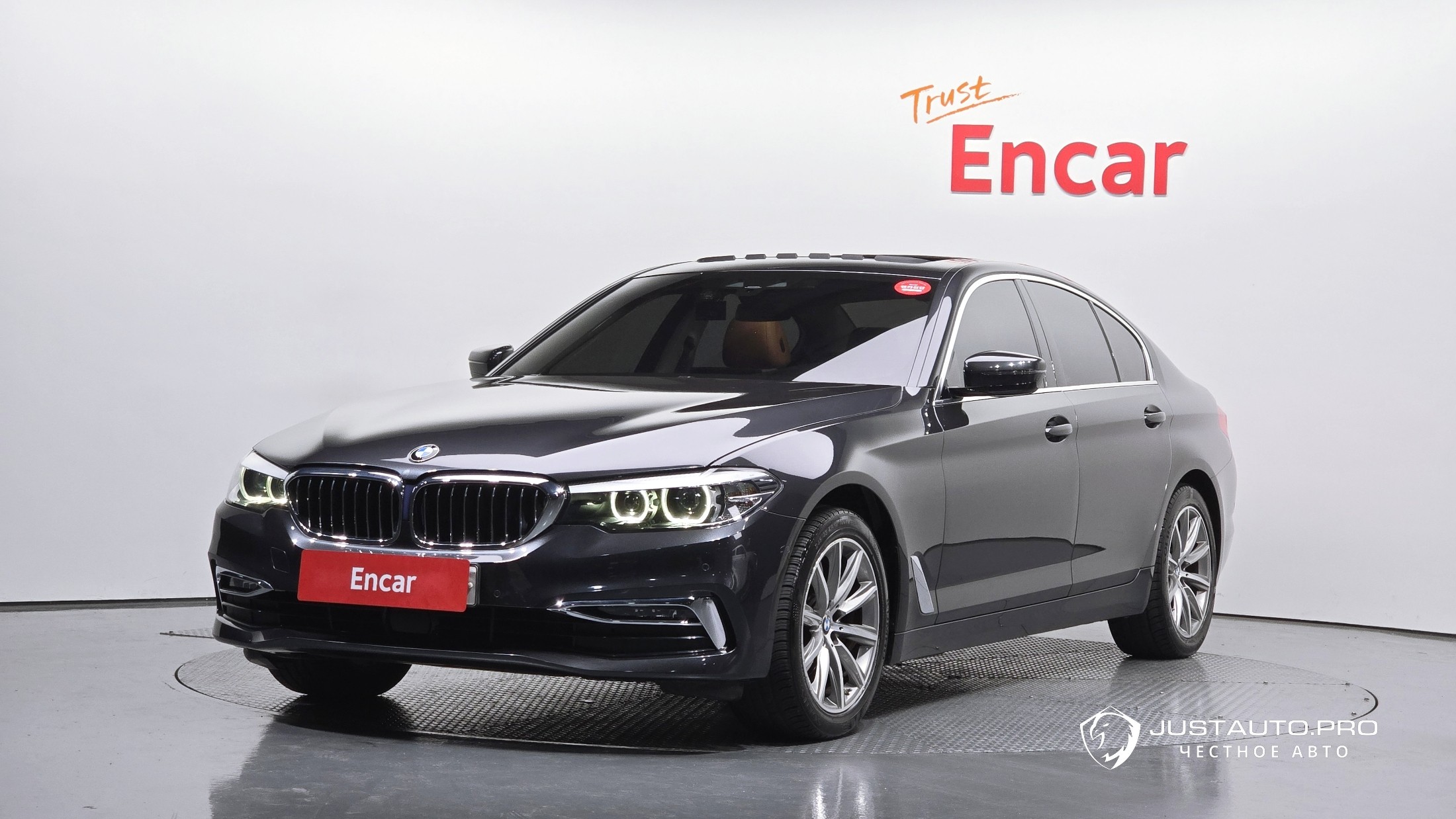 Автомобиль BMW 5-Series