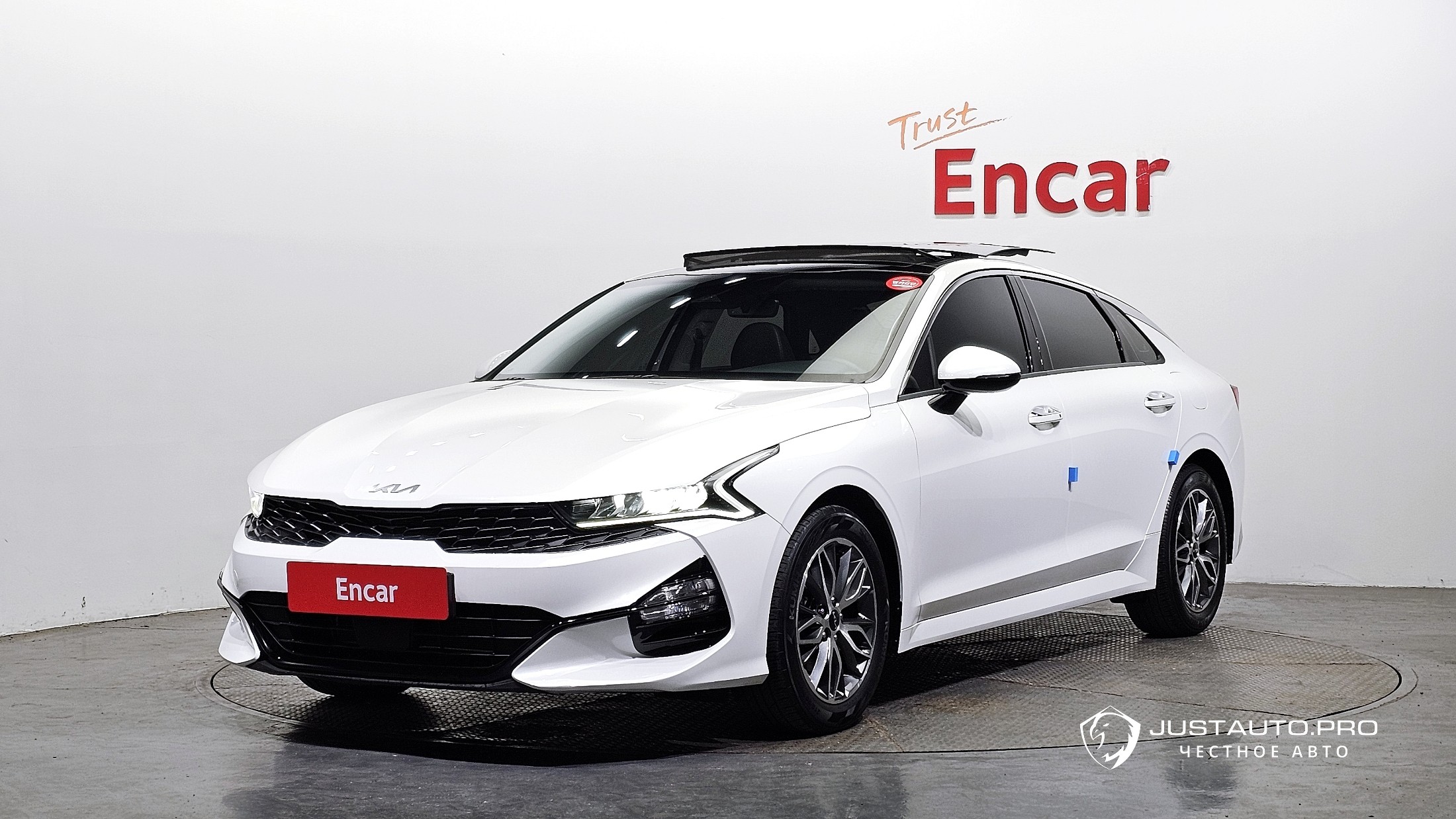 Автомобиль Kia K5