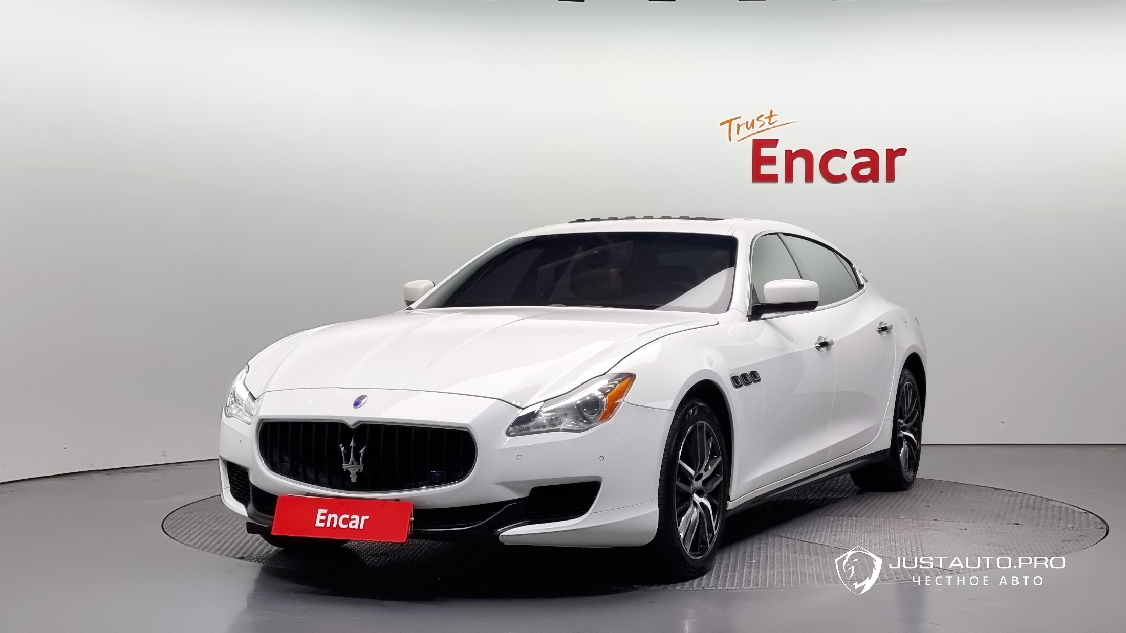 Автомобиль Maserati Quattroporte