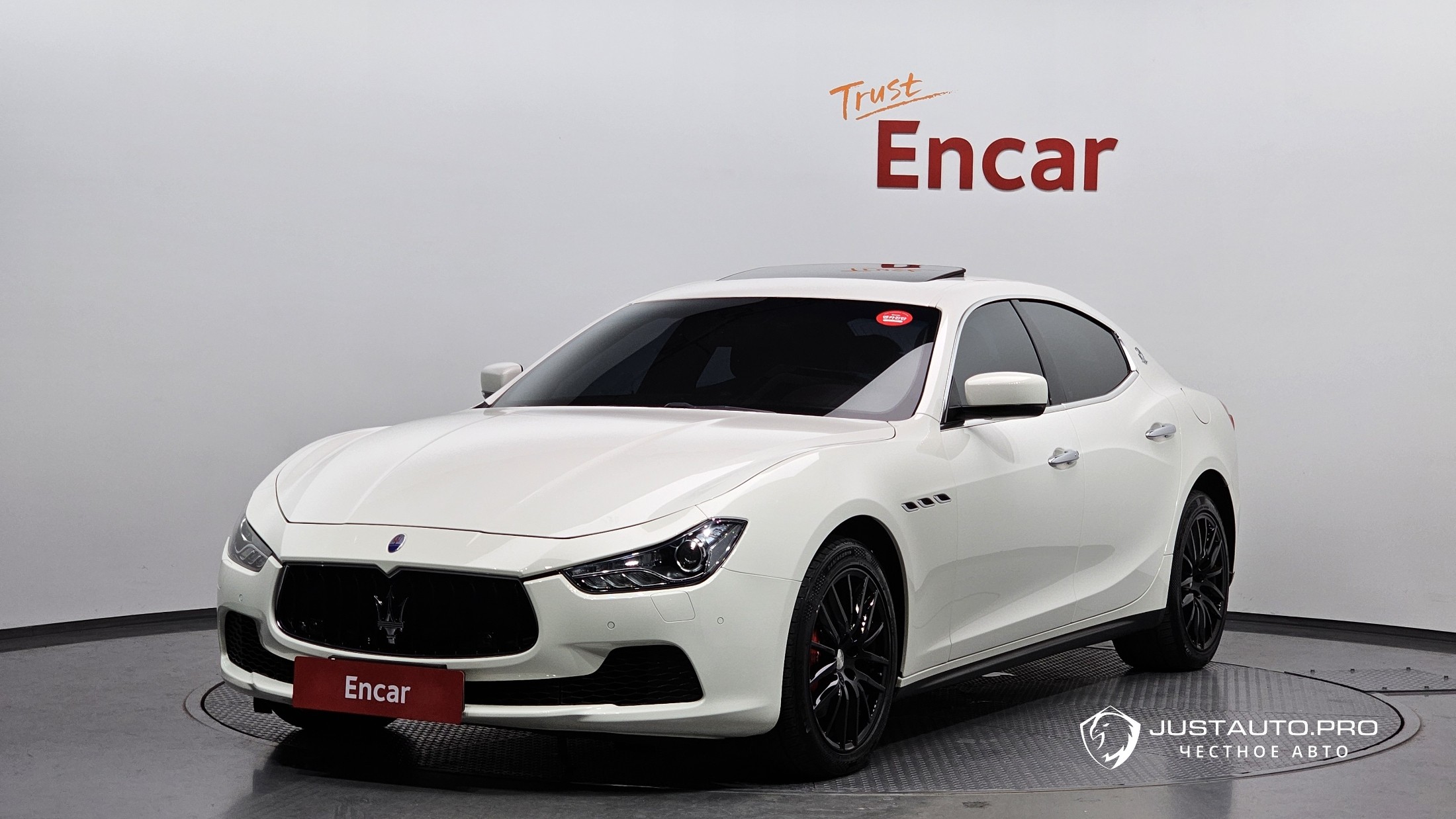 Автомобиль Maserati Ghibli
