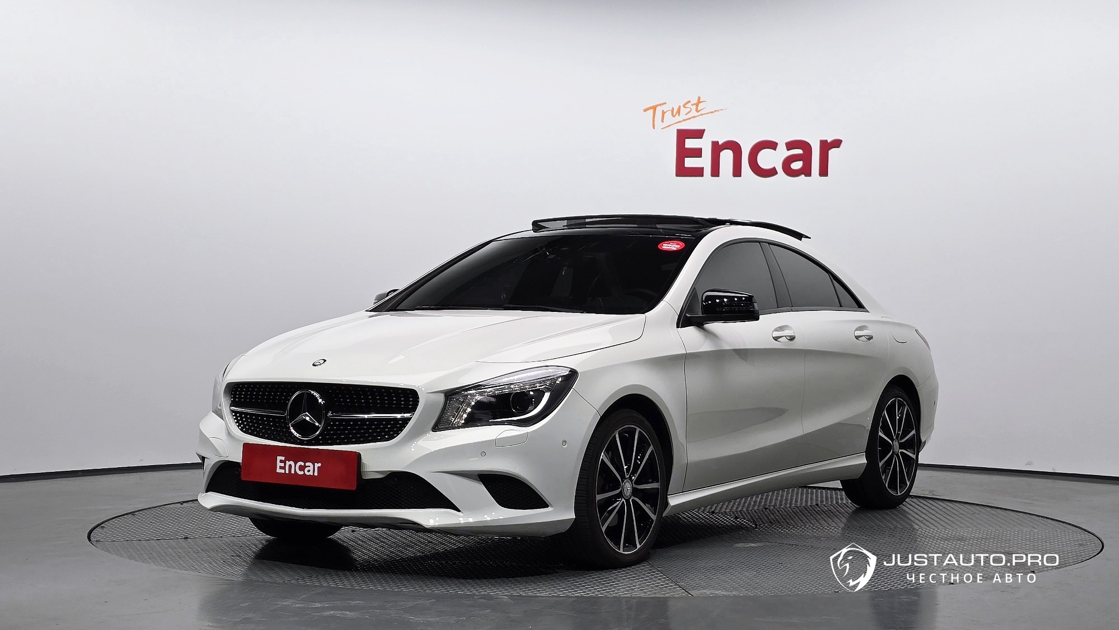 Автомобиль Mercedes-Benz CLA-Class
