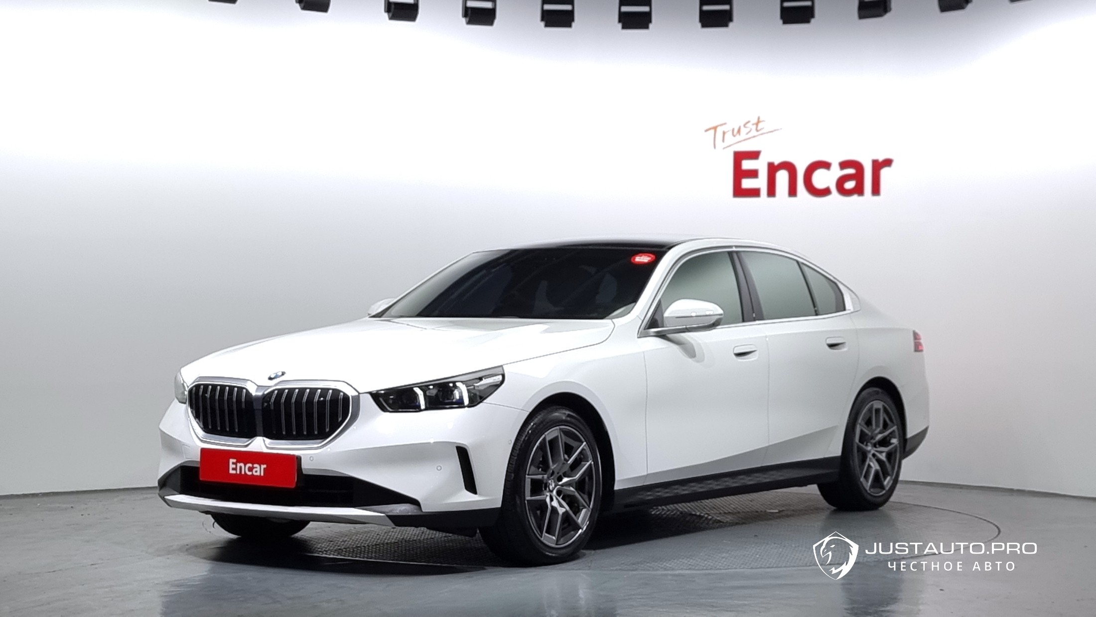 Автомобиль BMW 5-Series