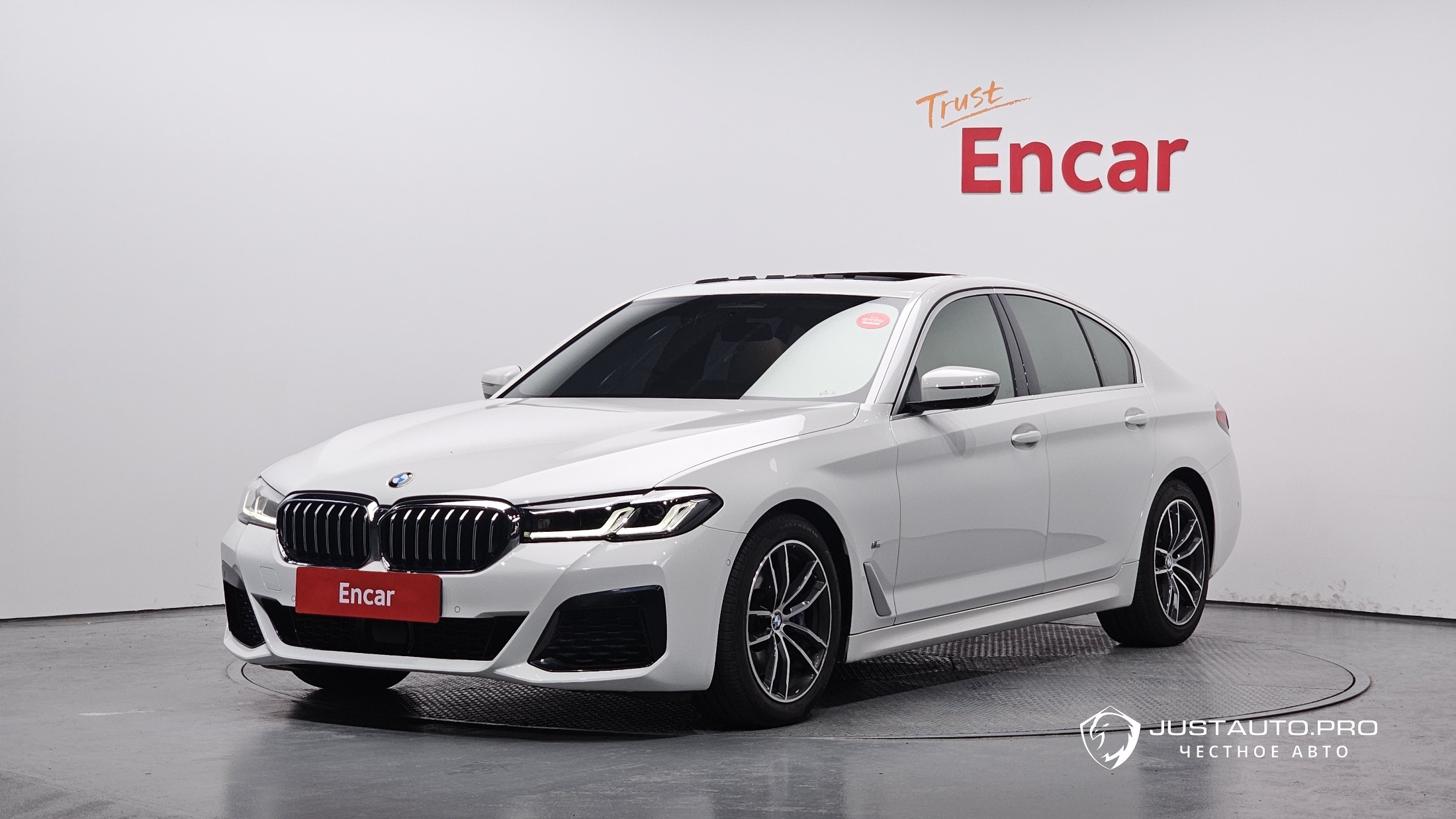 Автомобиль BMW 5-Series