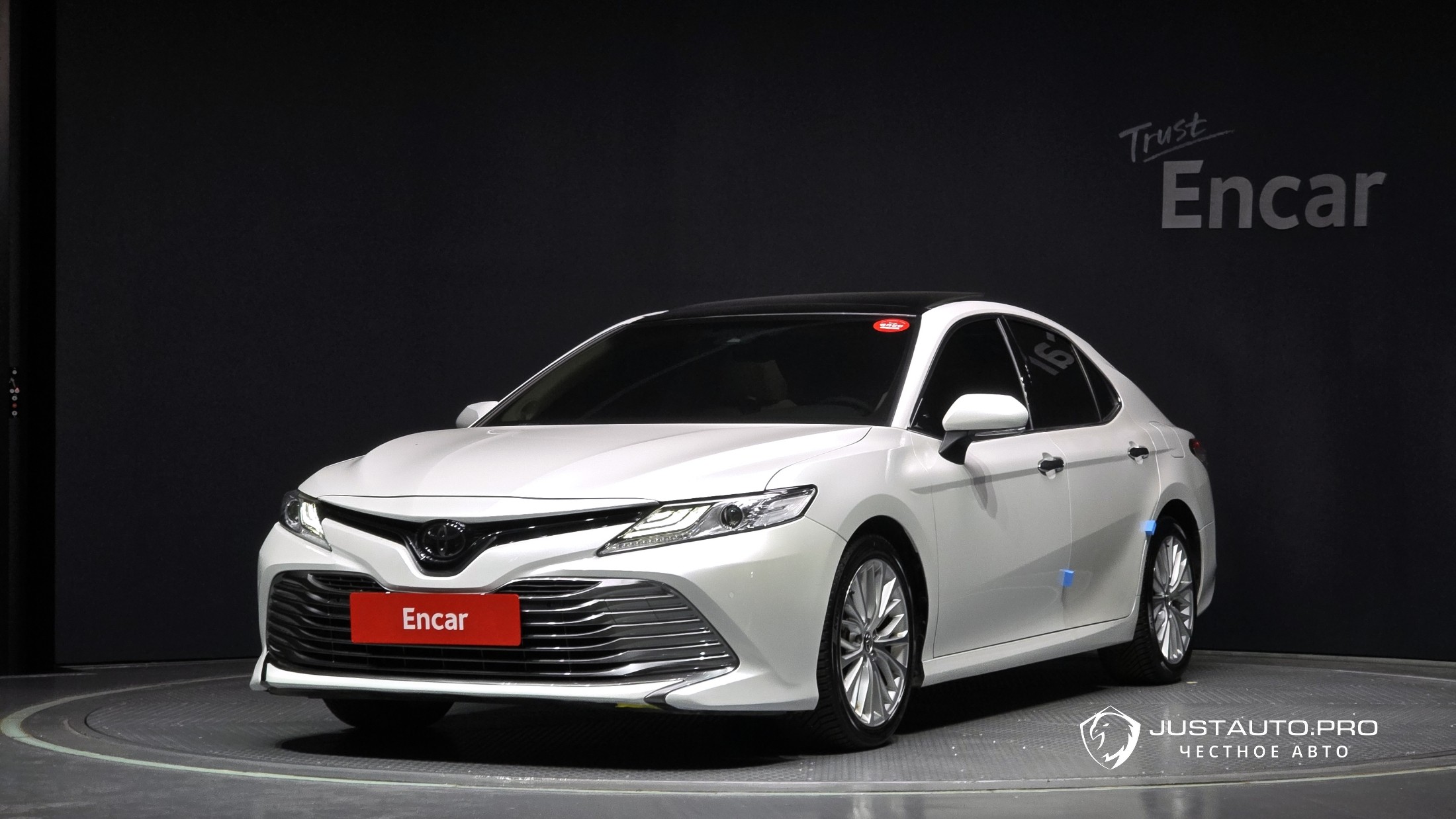 Автомобиль Toyota Camry