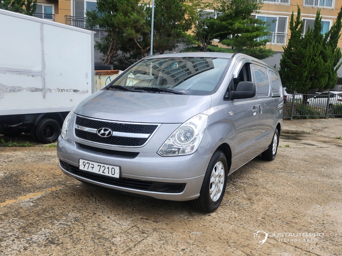 Автомобиль Hyundai Starex