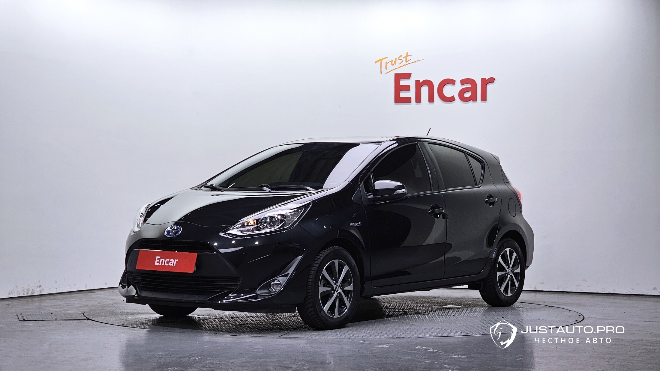 Автомобиль Toyota Prius