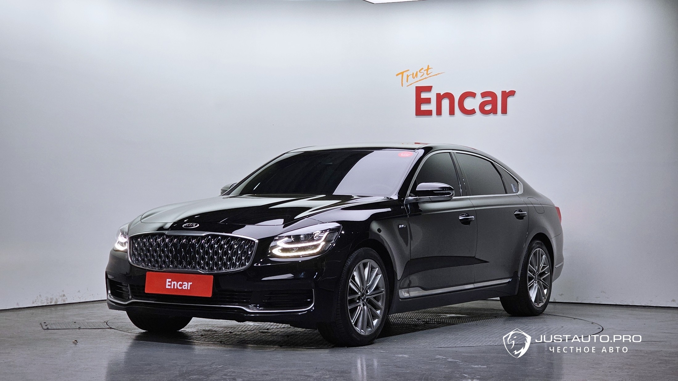 Автомобиль Kia K9