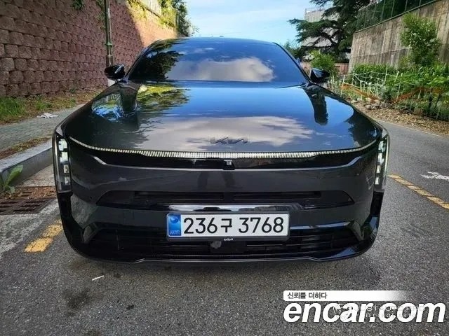 Автомобиль Kia K8