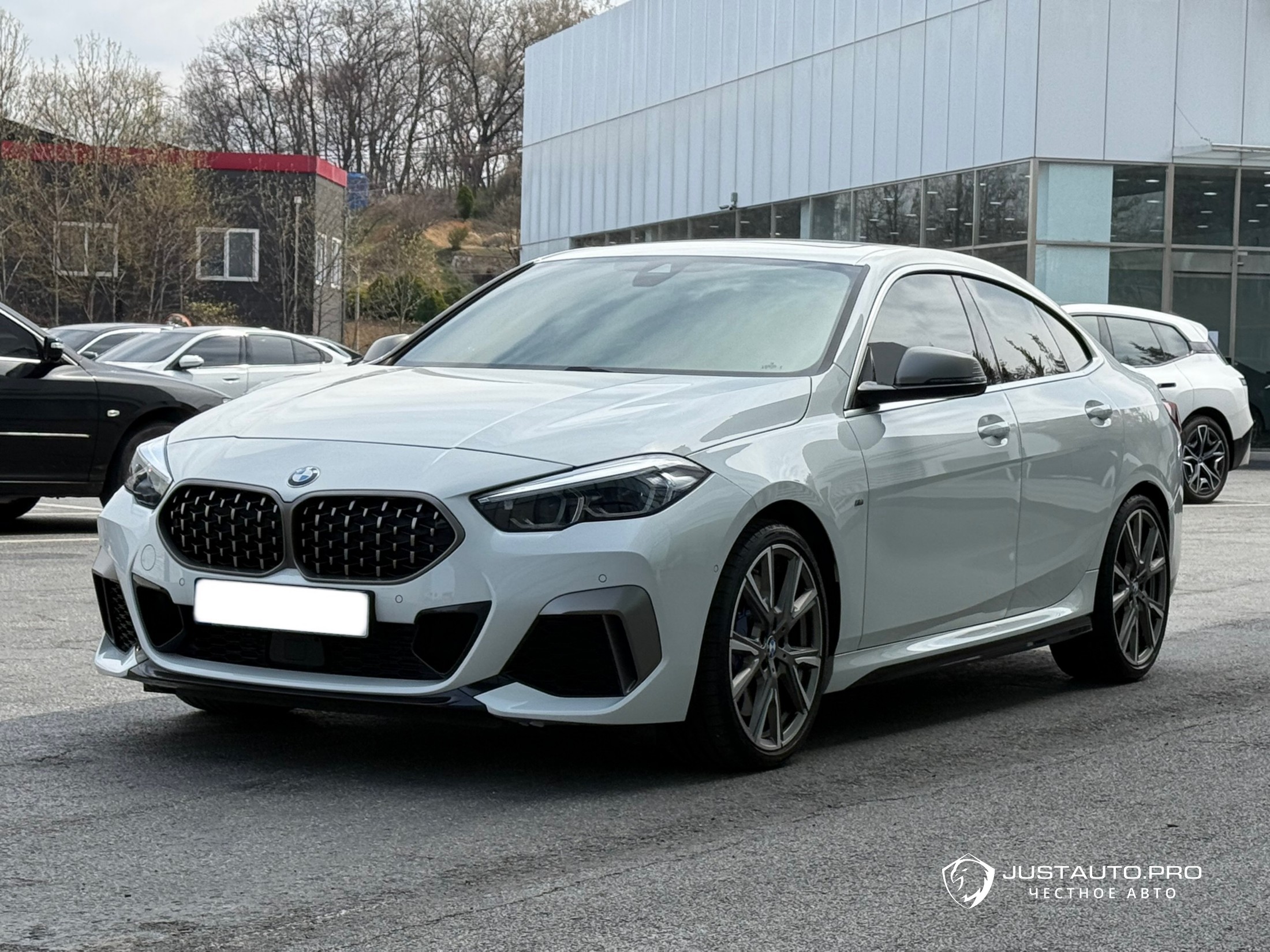 Автомобиль BMW 2-Series