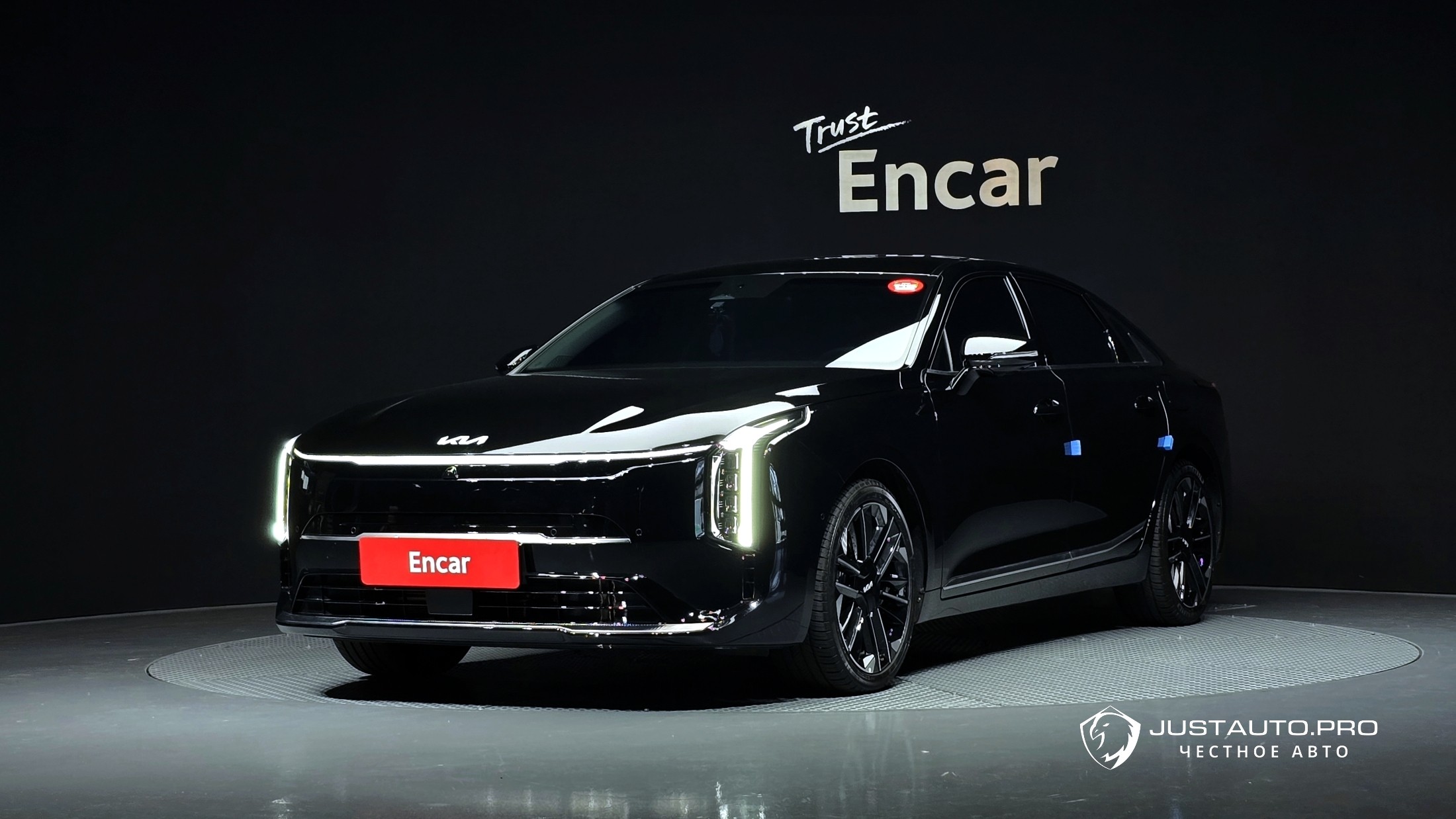 Автомобиль Kia K8