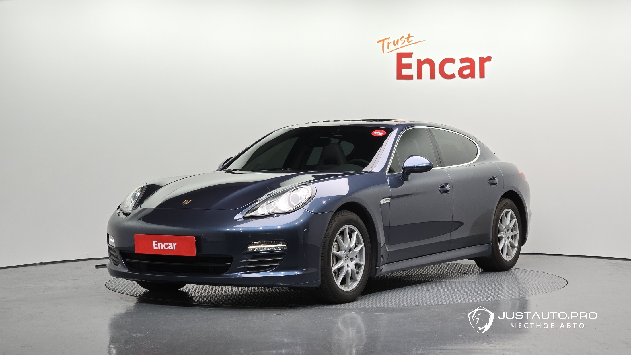 Автомобиль Porsche Panamera