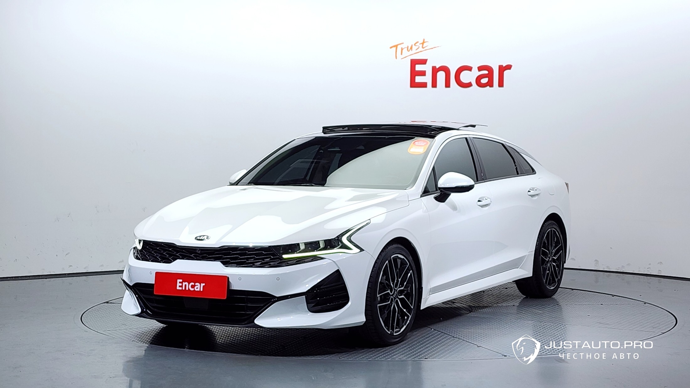 Автомобиль Kia K5