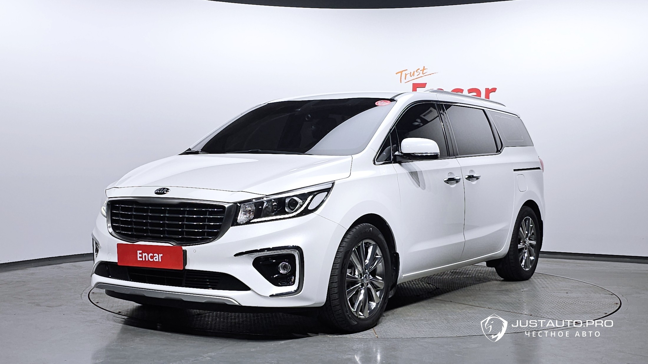 Автомобиль Kia Canival