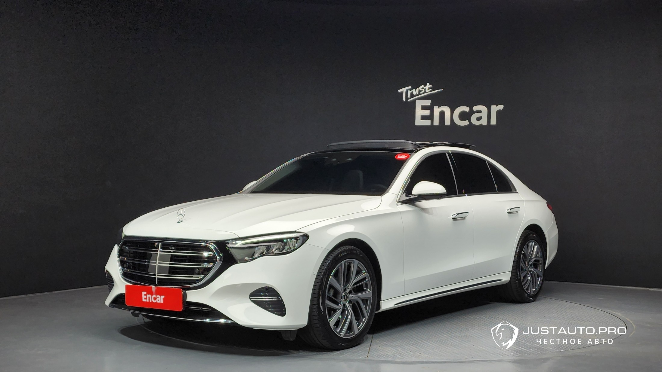 Автомобиль Mercedes-Benz E-Class