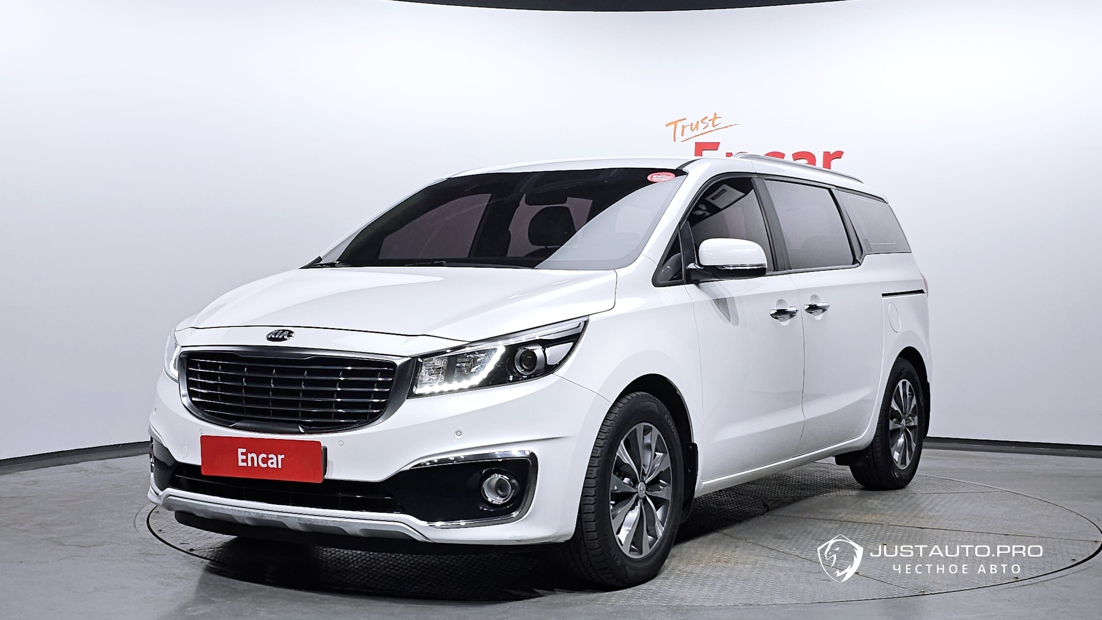 Автомобиль Kia Canival