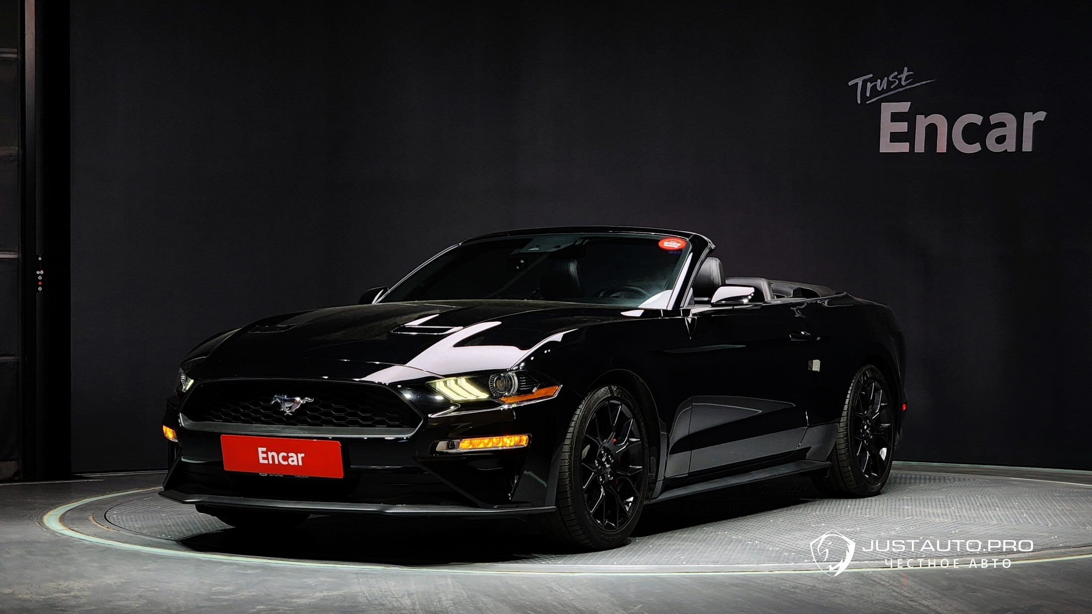 Автомобиль Ford Mustang