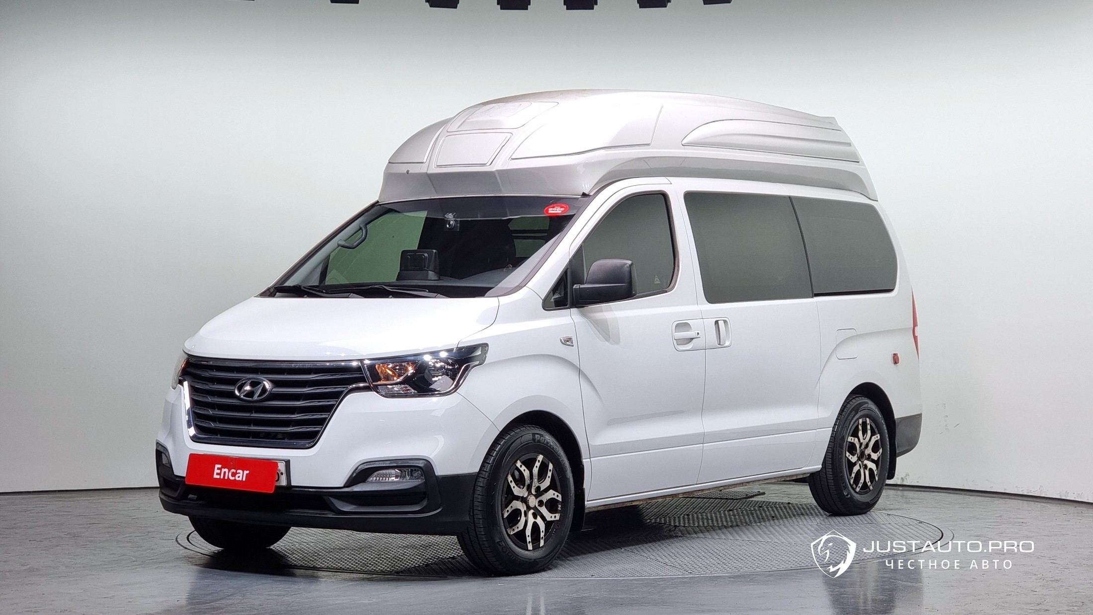 Автомобиль Hyundai Starex