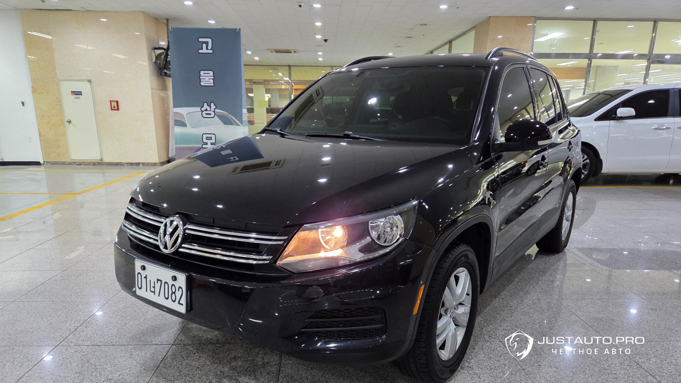 Автомобиль Volkswagen Tiguan