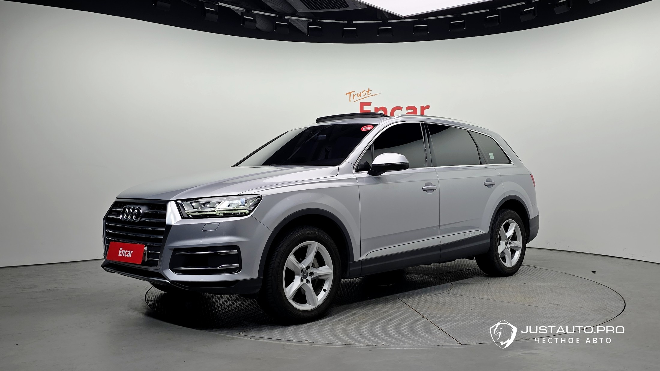 Автомобиль Audi Q7