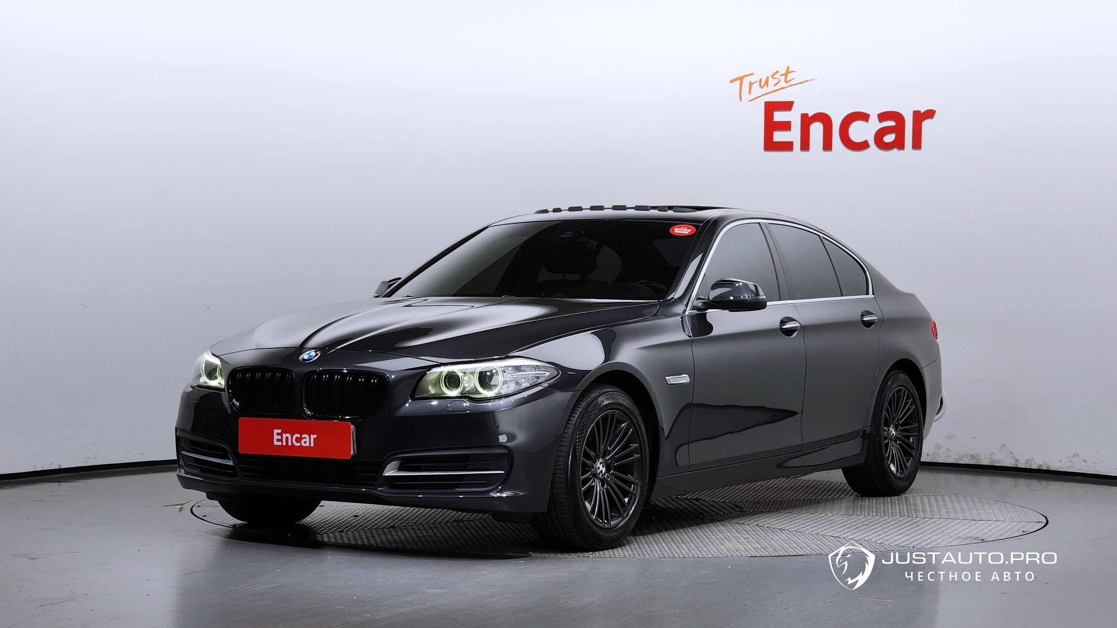 Автомобиль BMW 5-Series