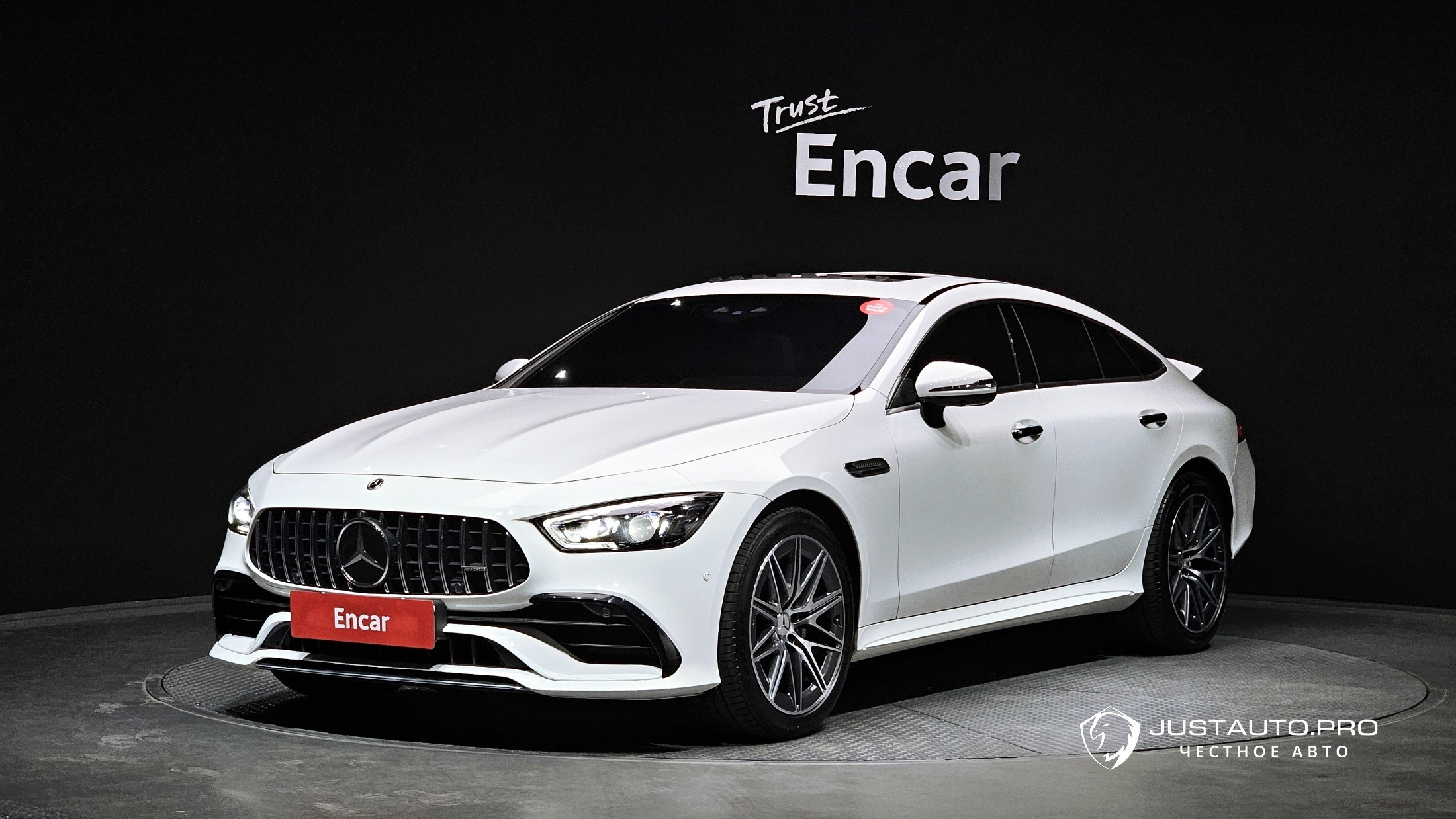 Автомобиль Mercedes-Benz AMG GT