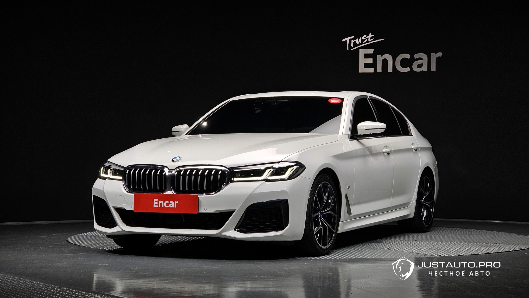 Автомобиль BMW 5-Series