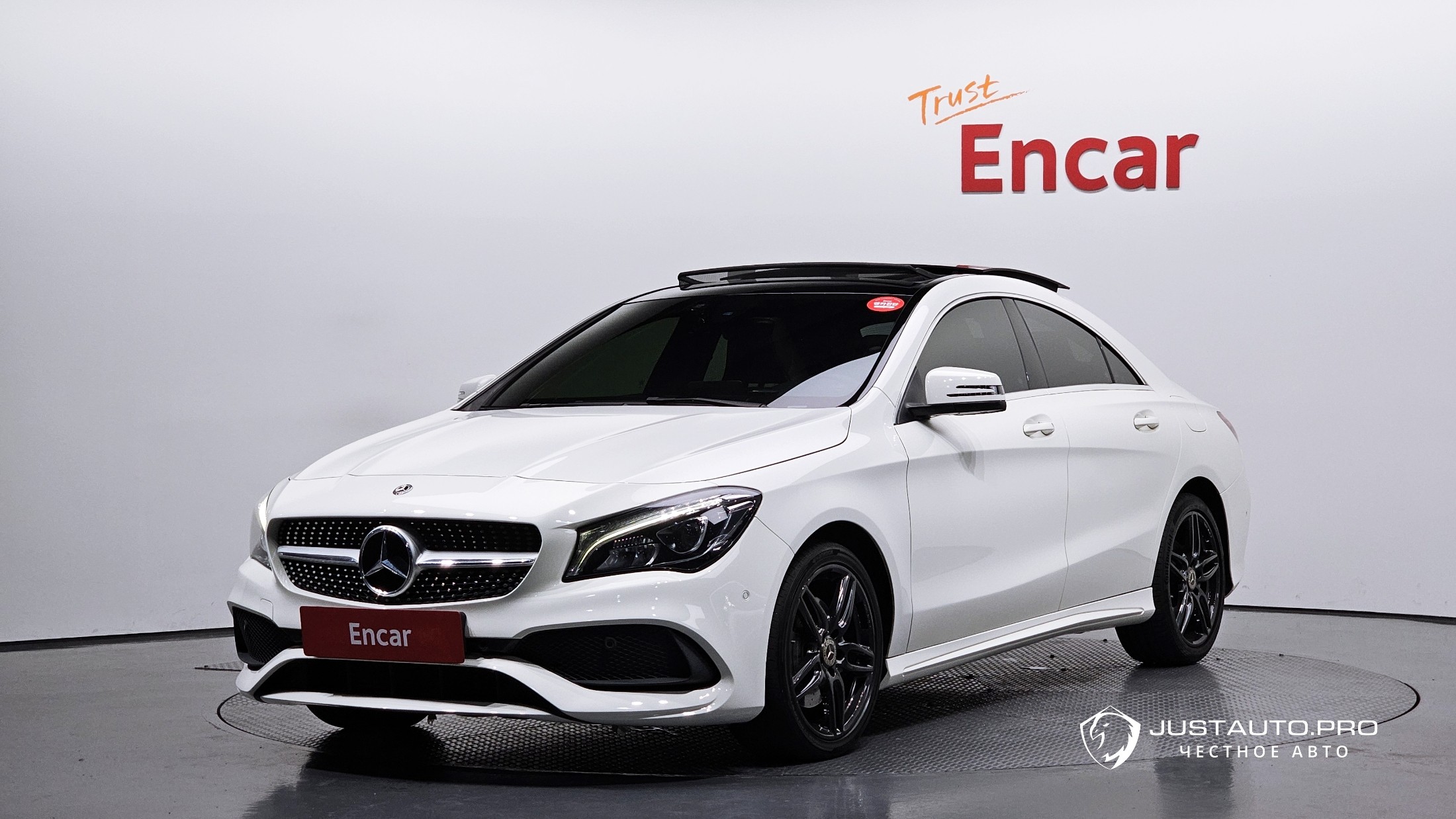Автомобиль Mercedes-Benz CLA-Class