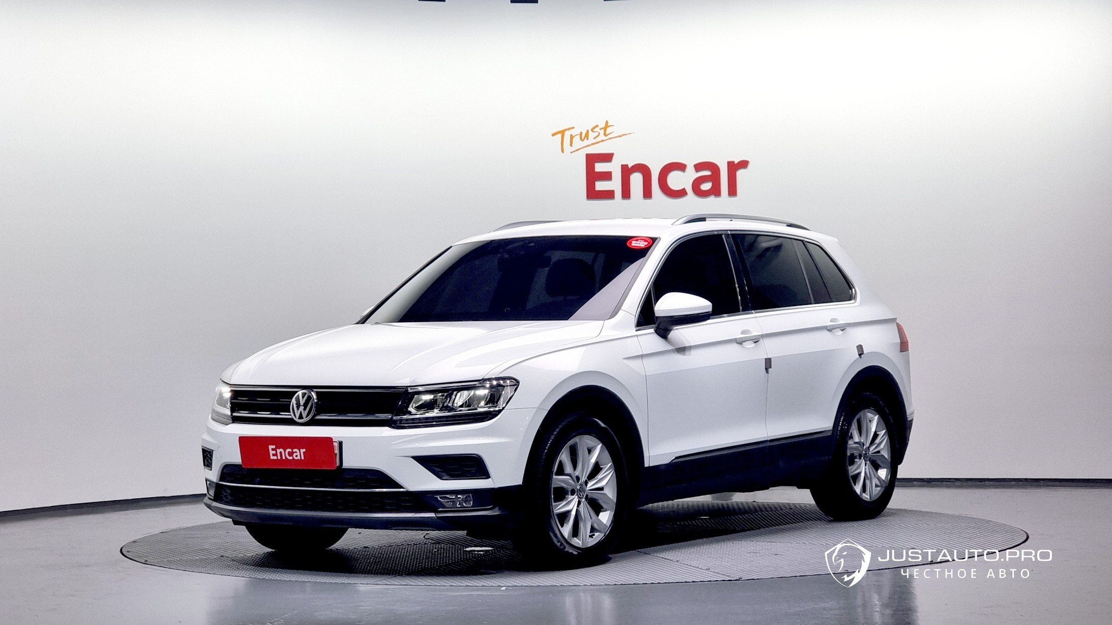 Автомобиль Volkswagen Tiguan