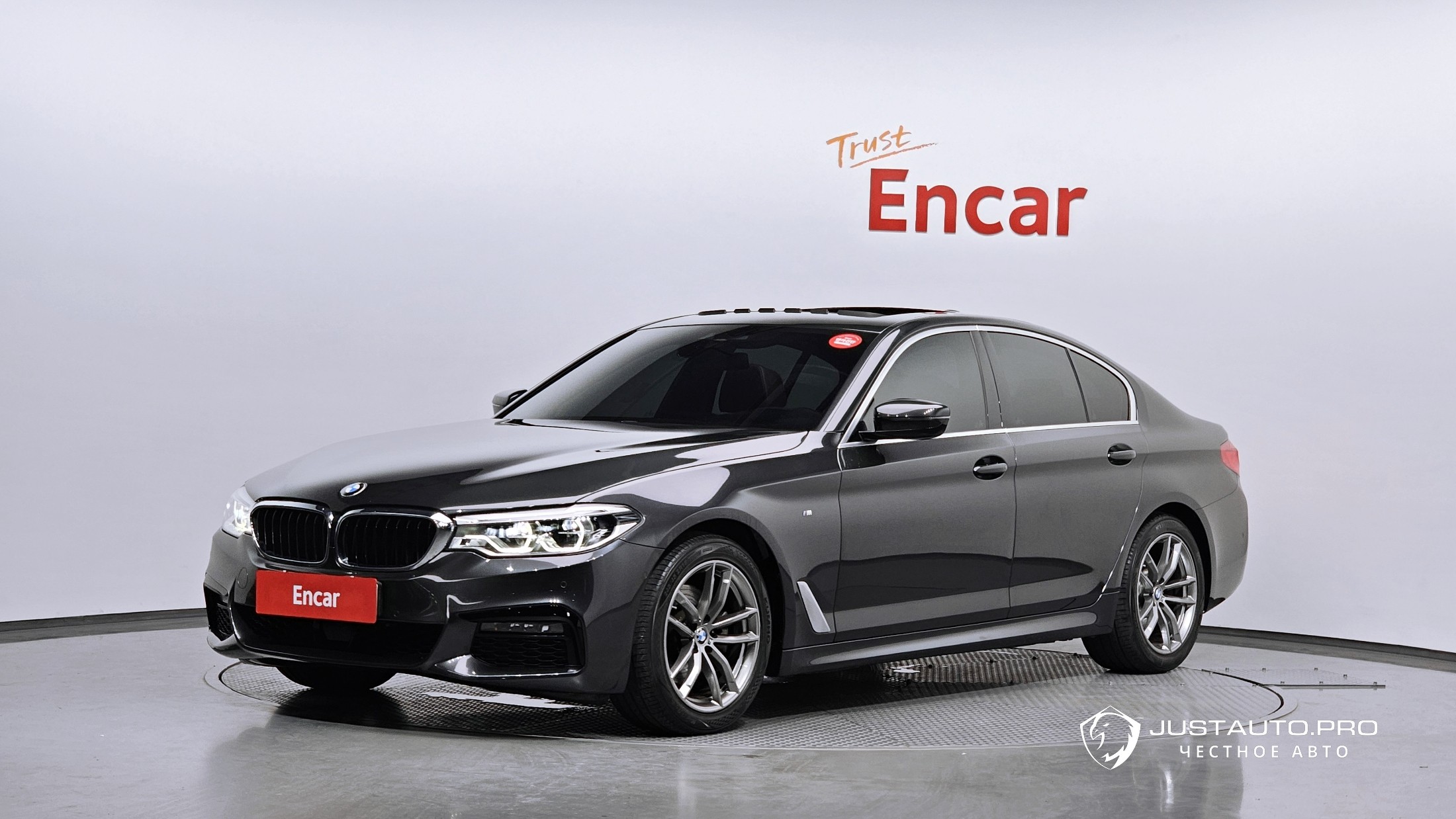 Автомобиль BMW 5-Series