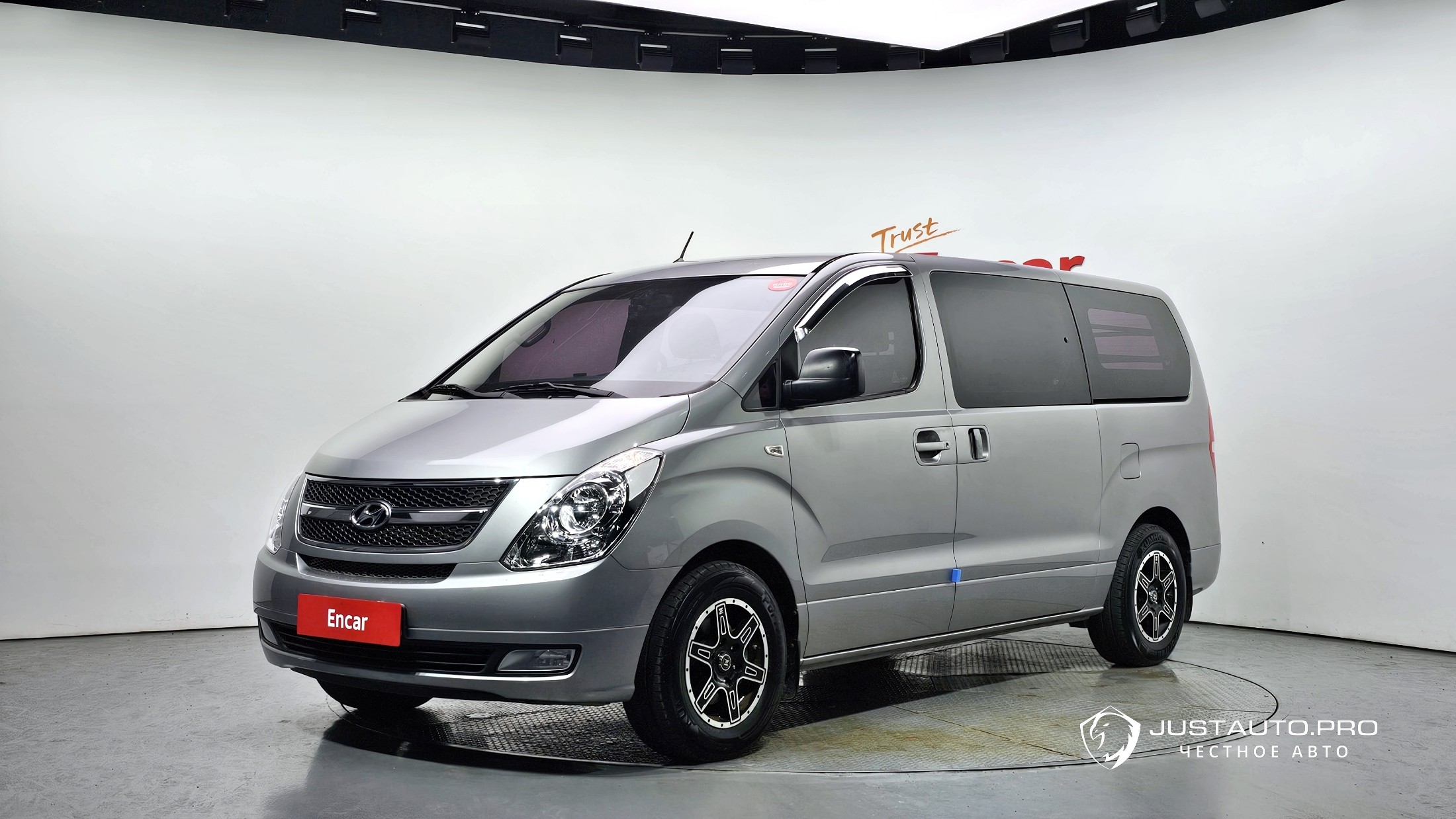 Автомобиль Hyundai Starex