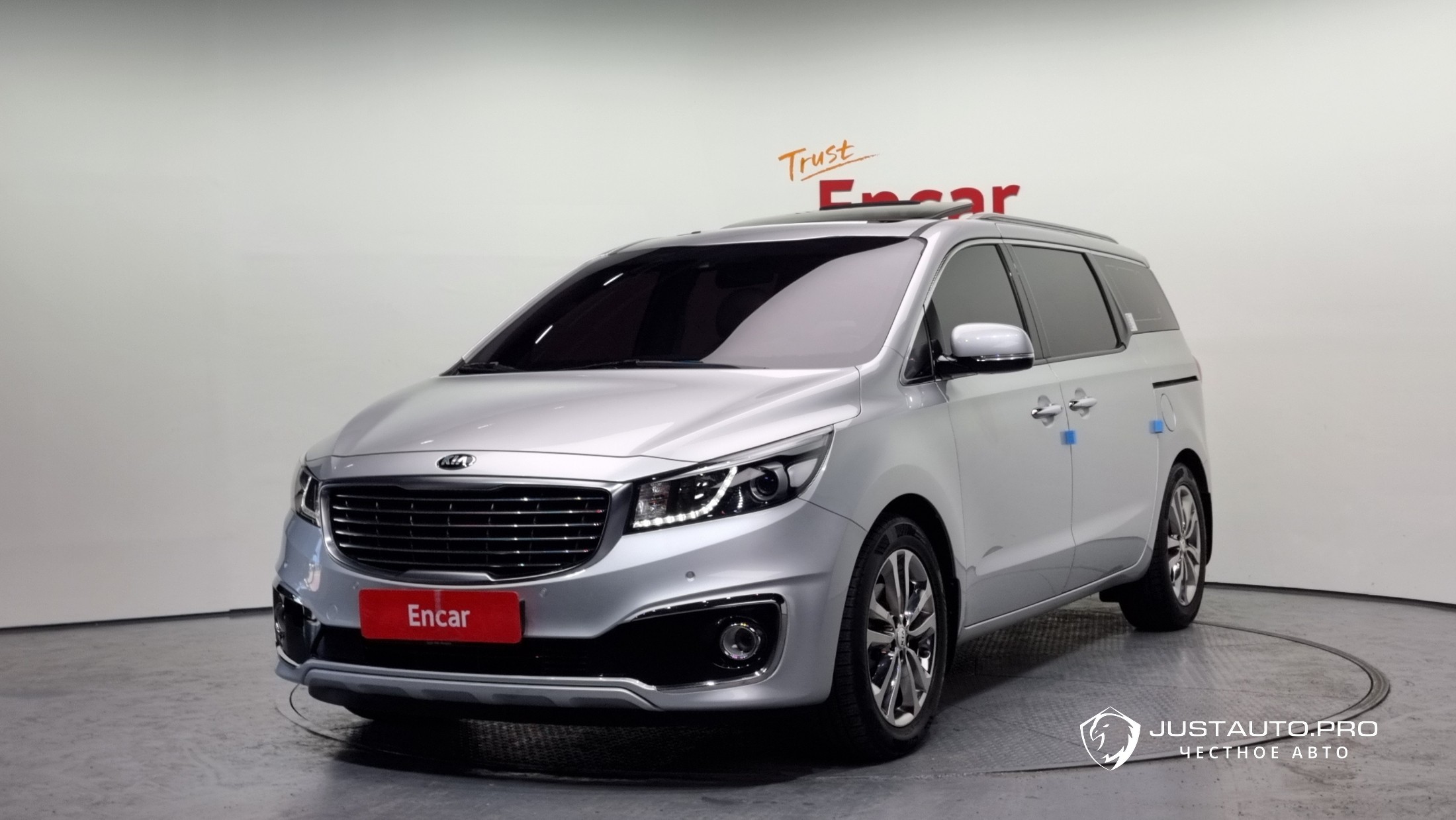 Автомобиль Kia Canival