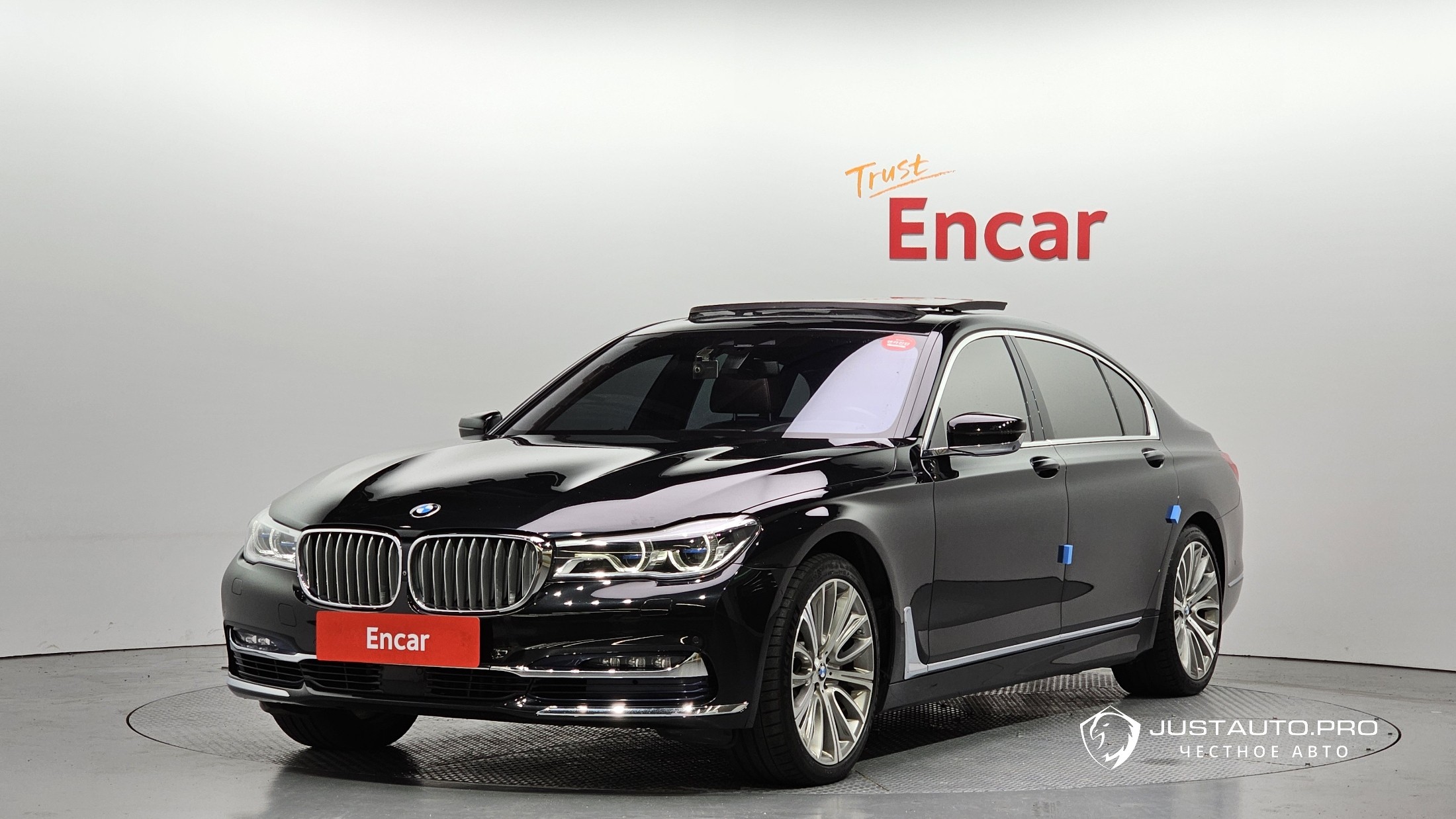 Автомобиль BMW 7-Series