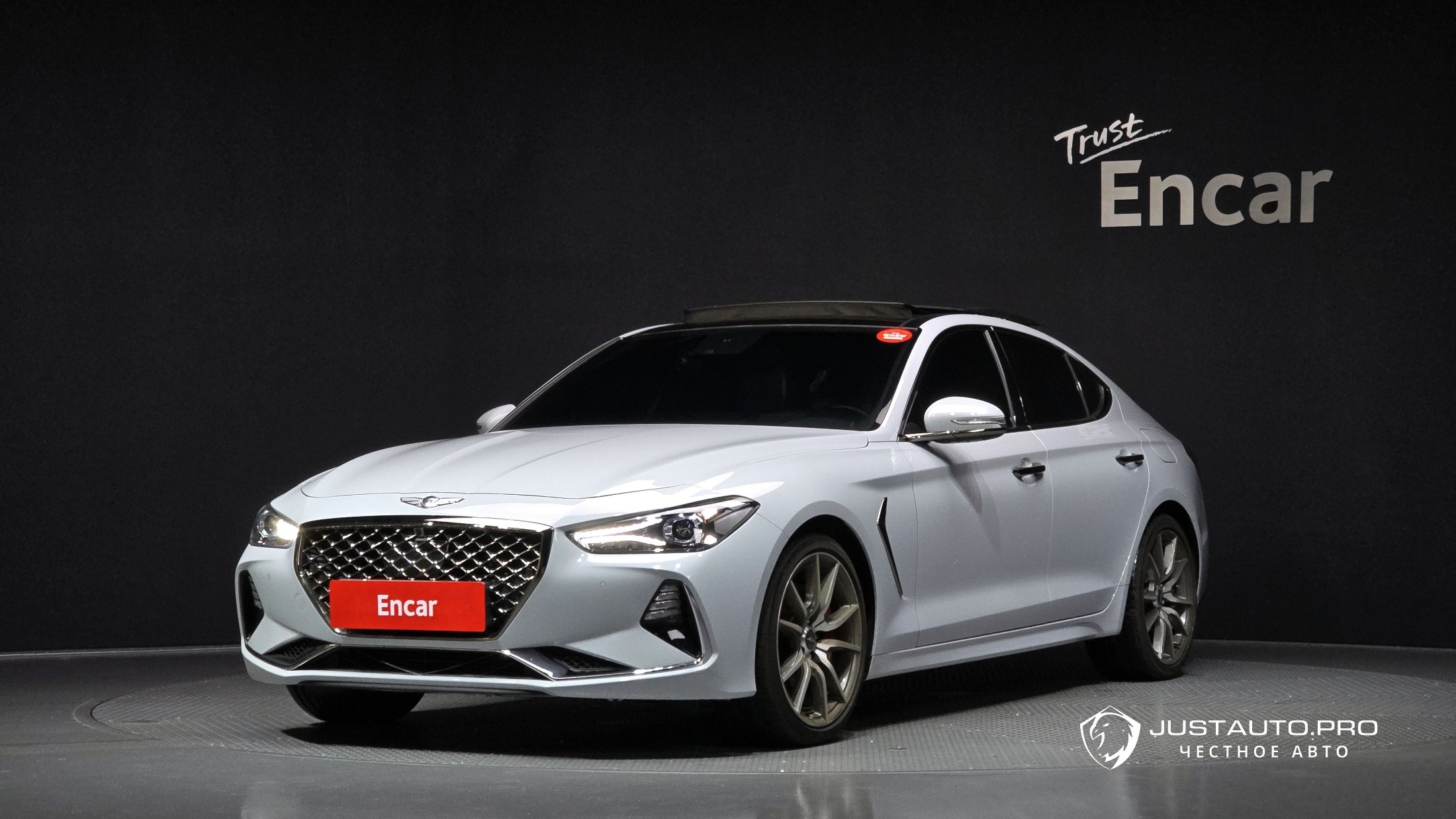 Автомобиль Genesis G70