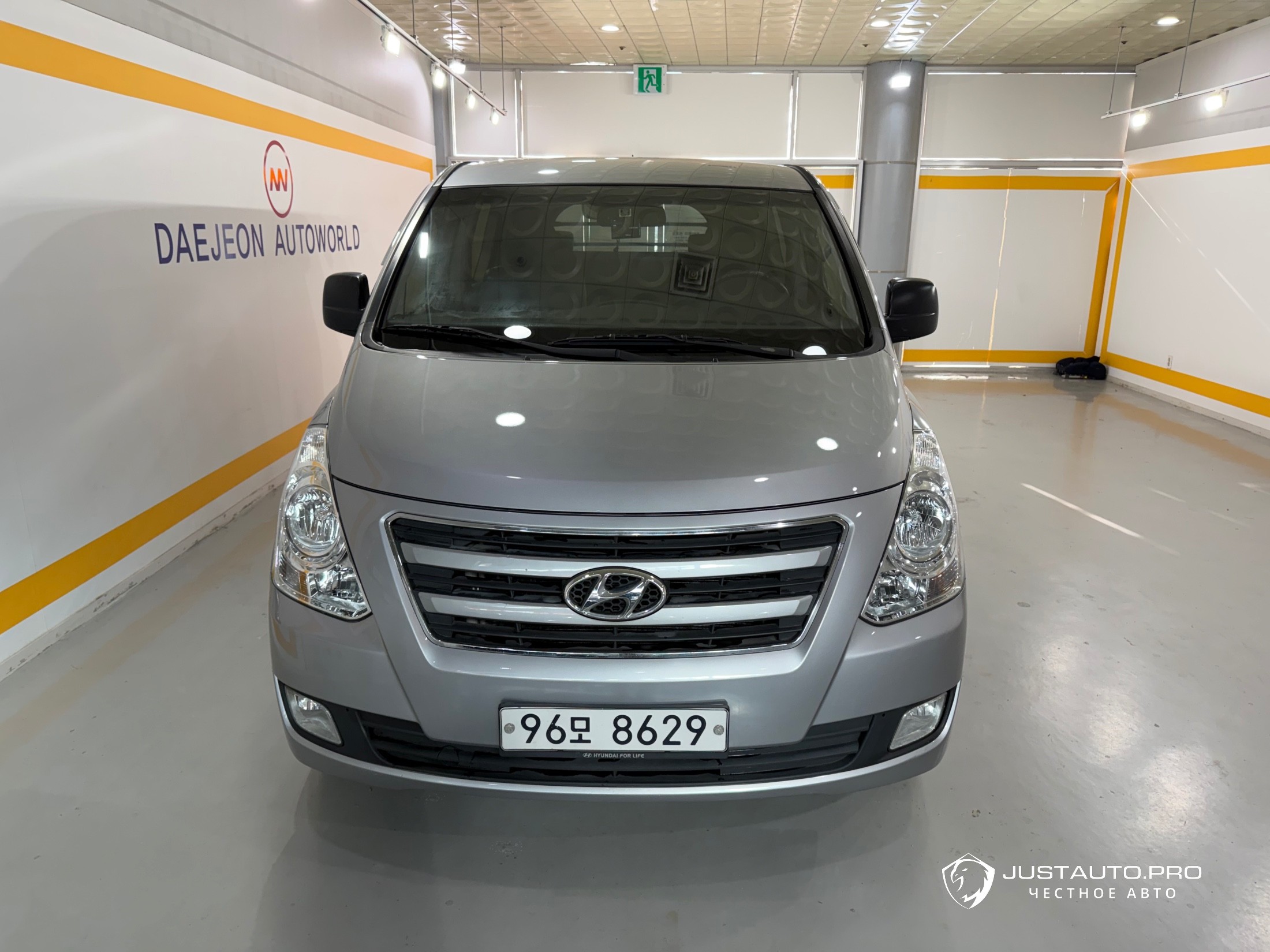 Автомобиль Hyundai Starex