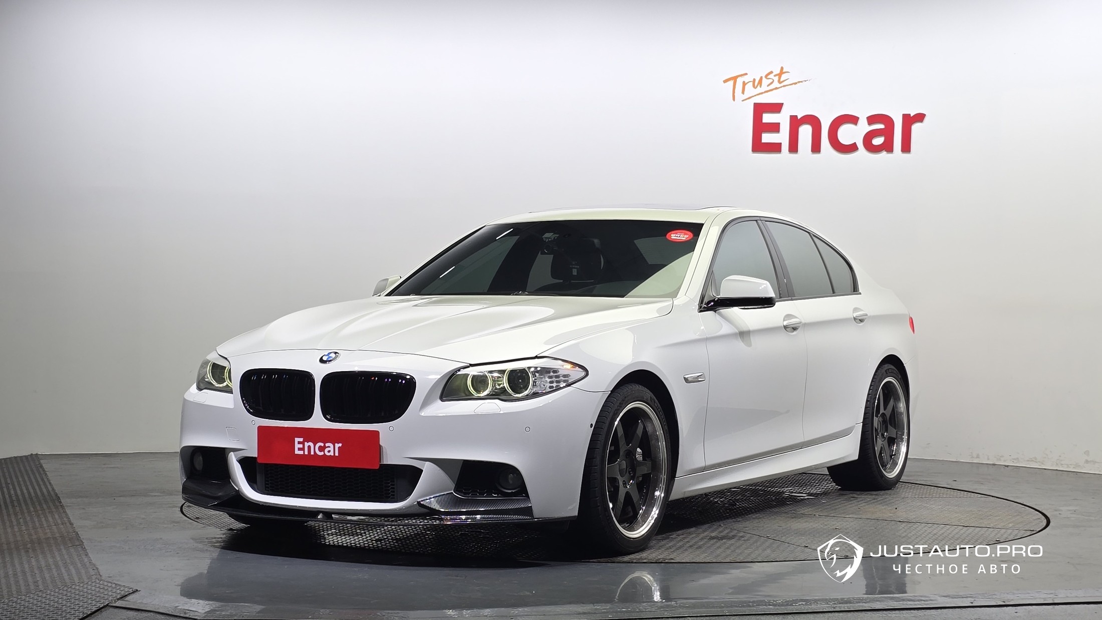 Автомобиль BMW 5-Series