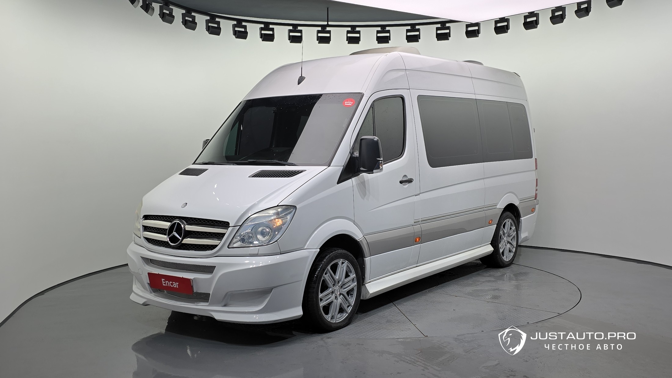 Автомобиль Mercedes-Benz Sprinter