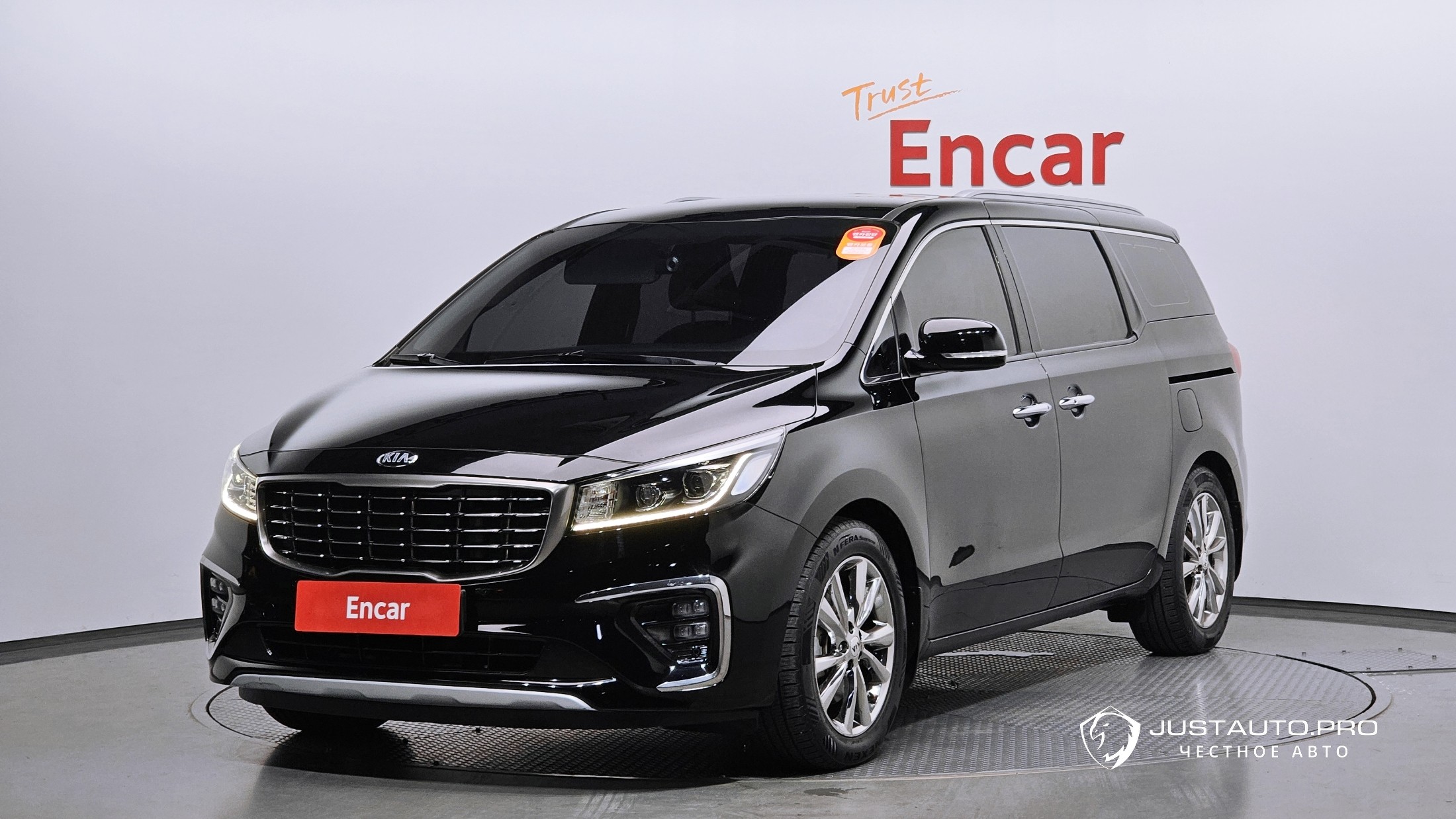 Автомобиль Kia Canival